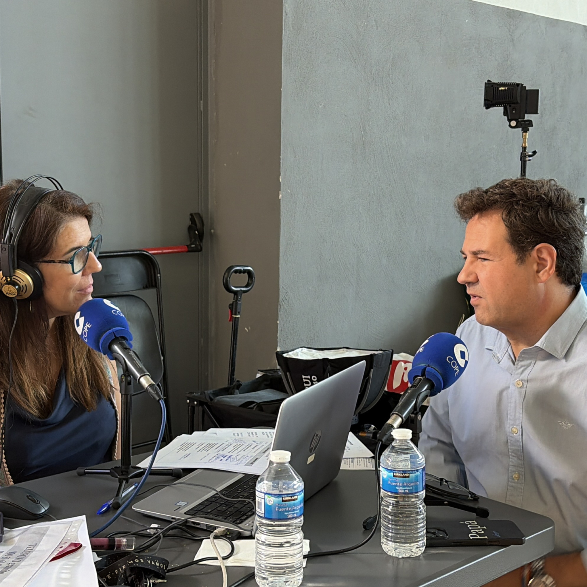 José de la Uz, alcalde de Las Rozas, detalla el operativo de acogida del municipio para los ubicados en el Polideportivo La Marazuela