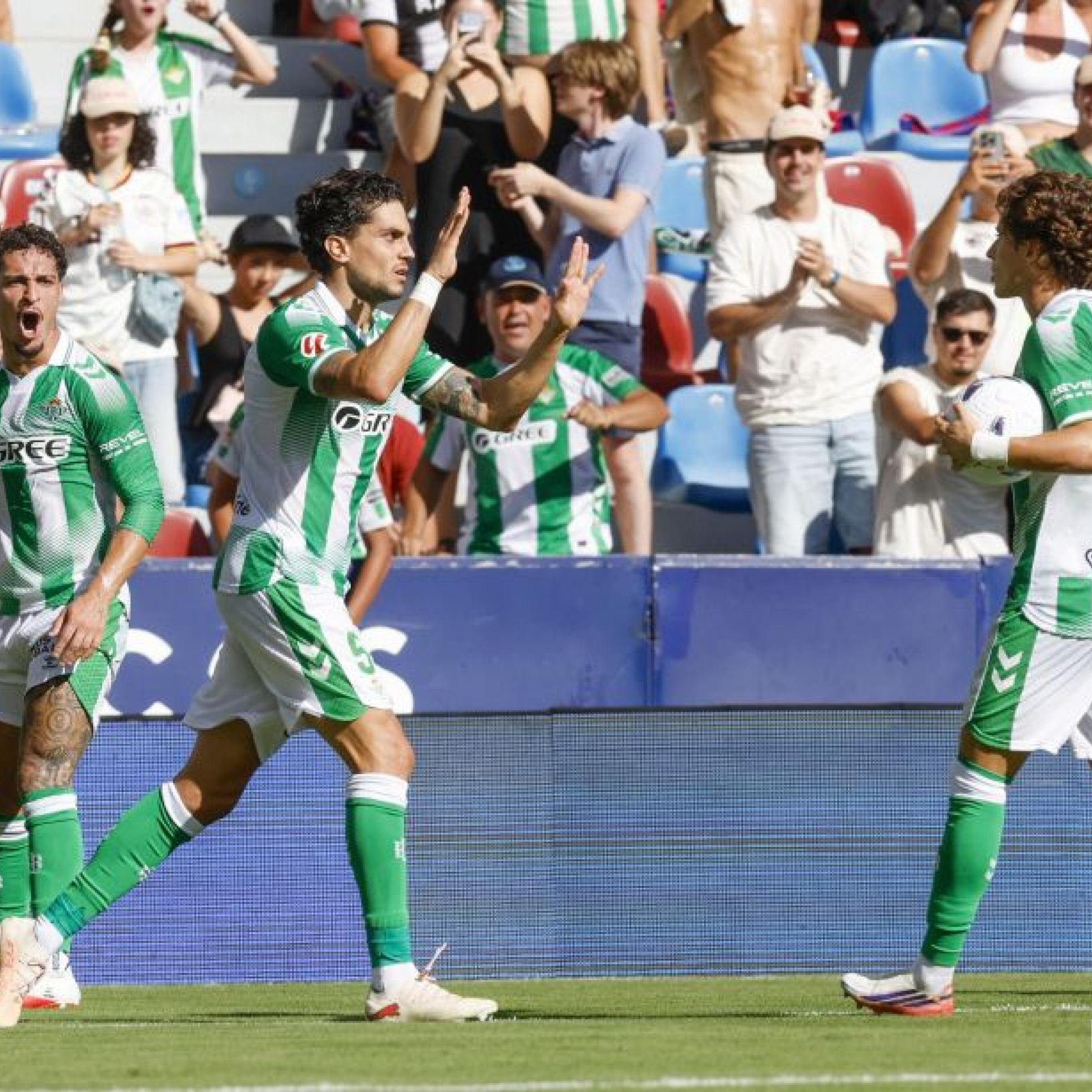 Gol de Marc Bartra (Levante, 1 - Betis, 1)