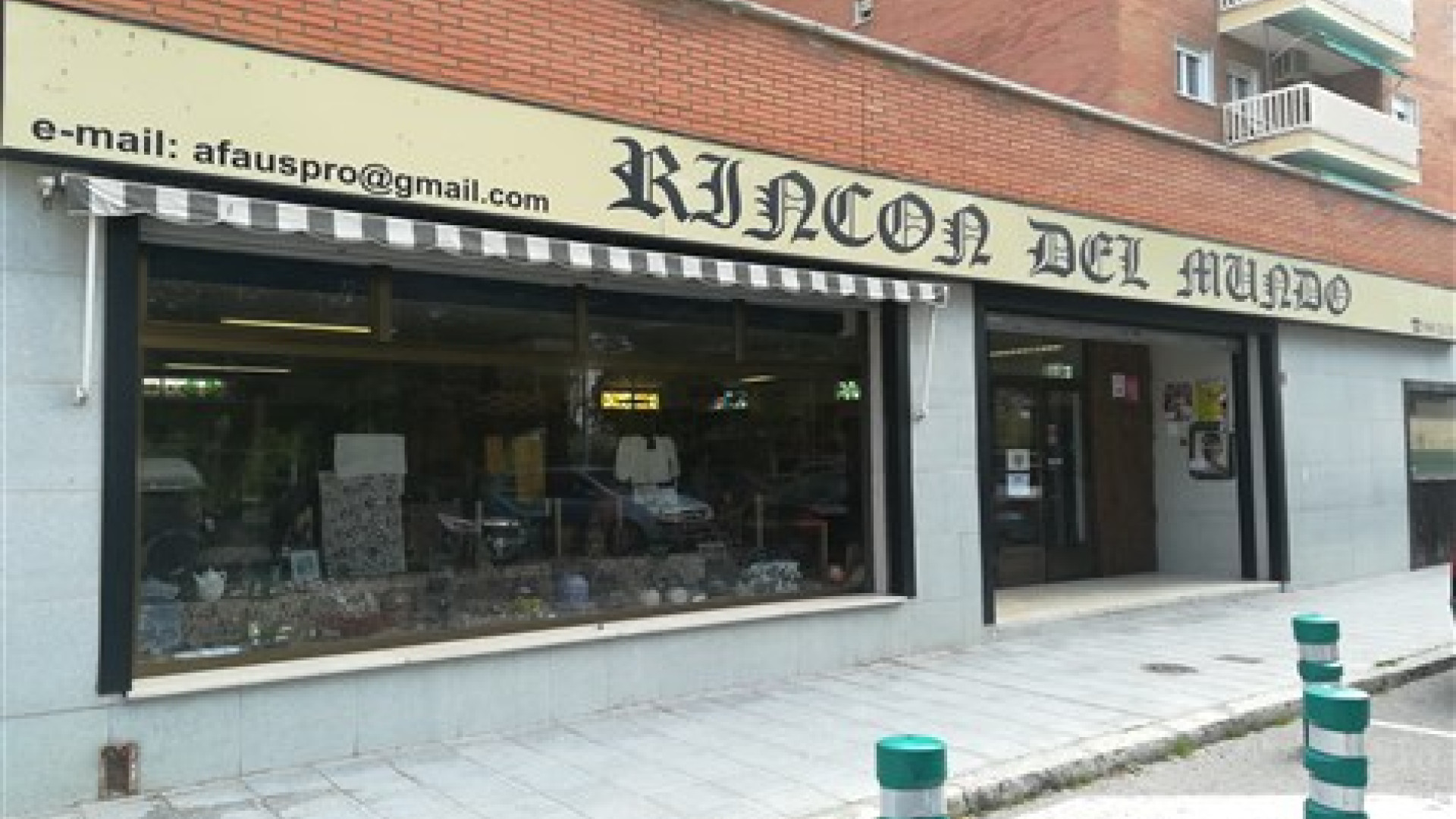 Desfile de ropa reutilizada por AFAUS en la Feria del Comercio de  Guadalajara