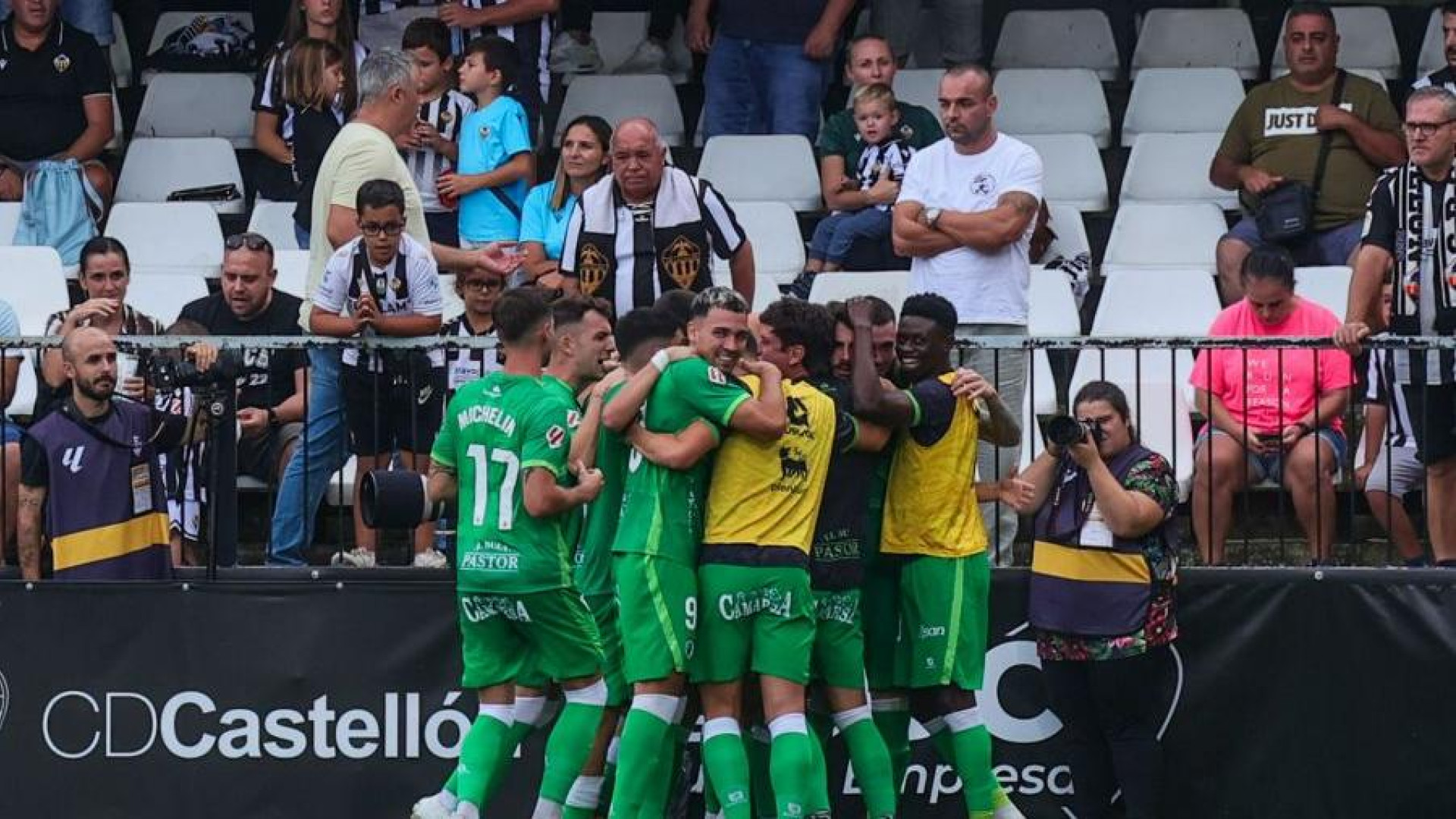 El Racing de Santander consigue la cuarta victoria seguida y es líder