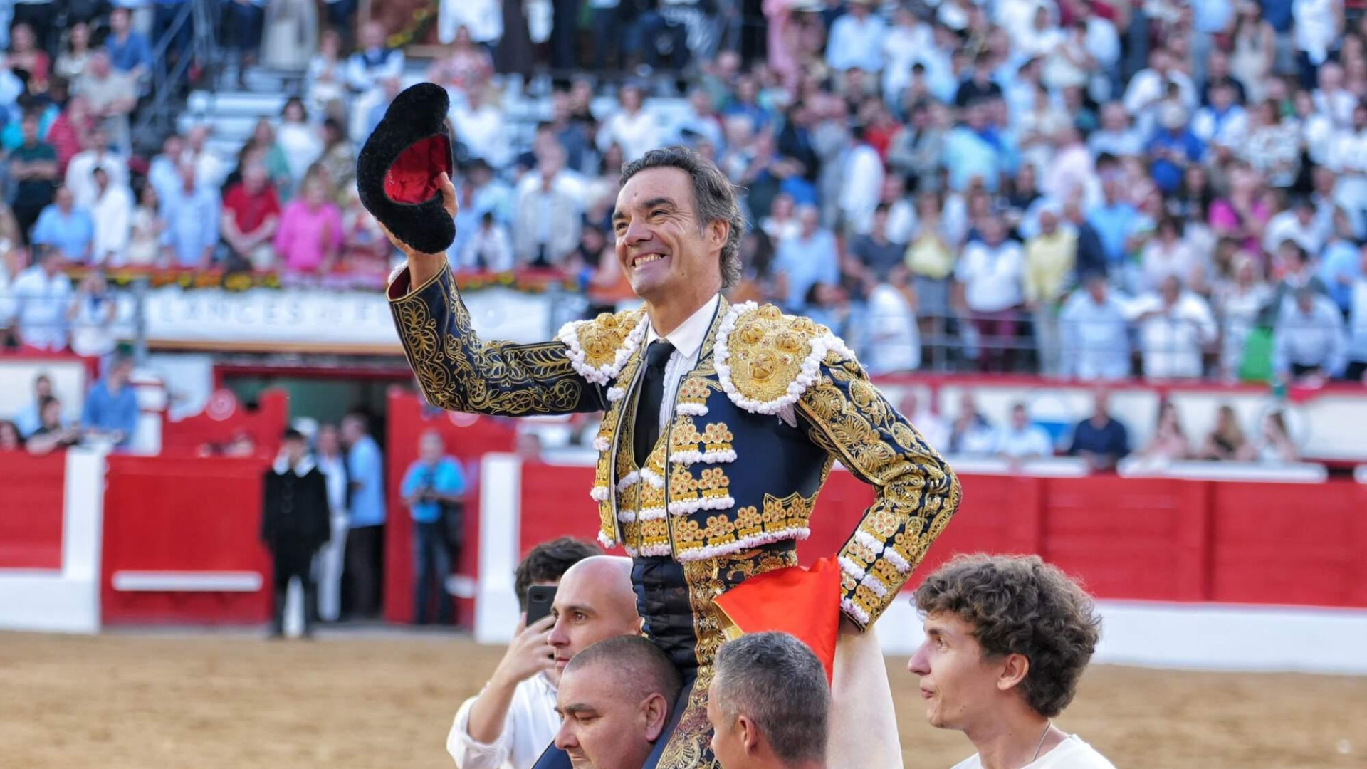 El Cid coge la sustitución de Cayetano en el último festejo de la Feria de Santiago de Santander