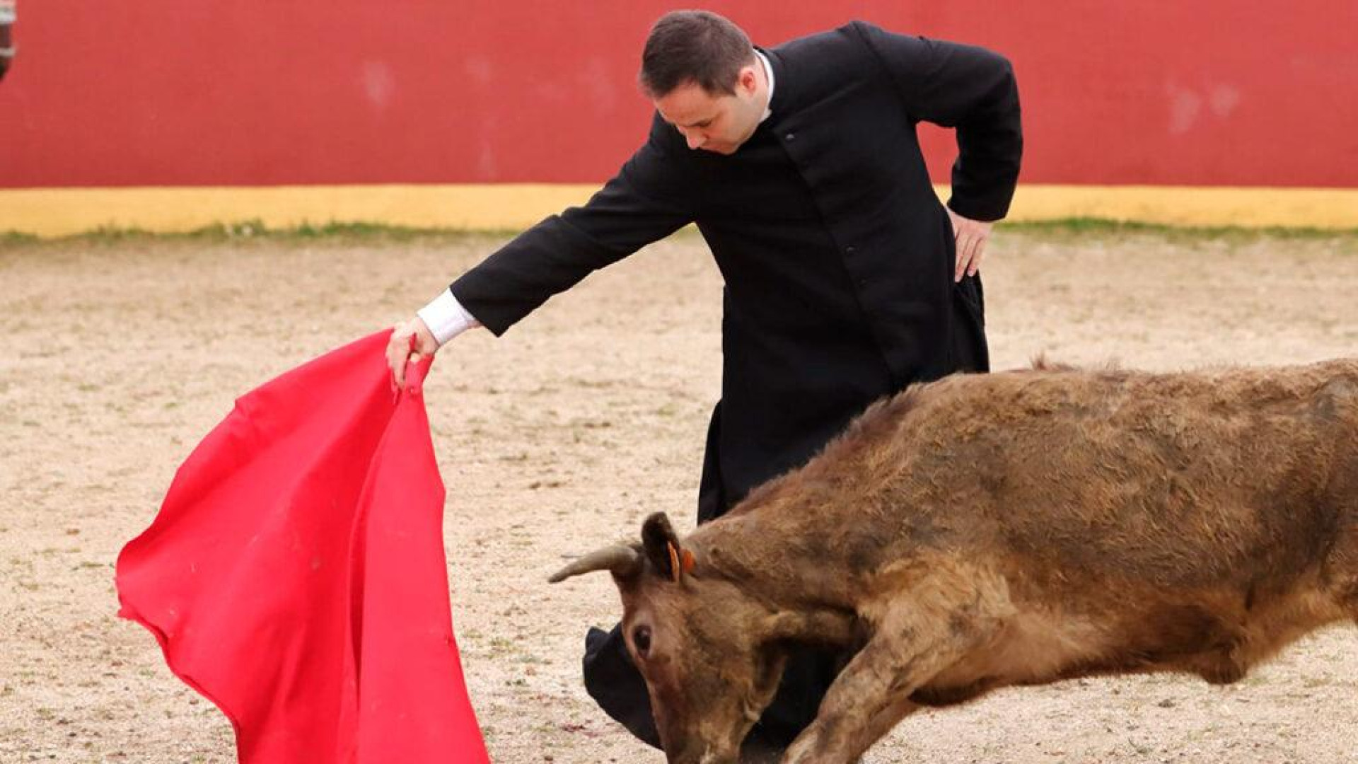 De la sotana al capote: el sacerdote que bendice a Morante de la Puebla y conoce el gran secreto de Ortega Cano