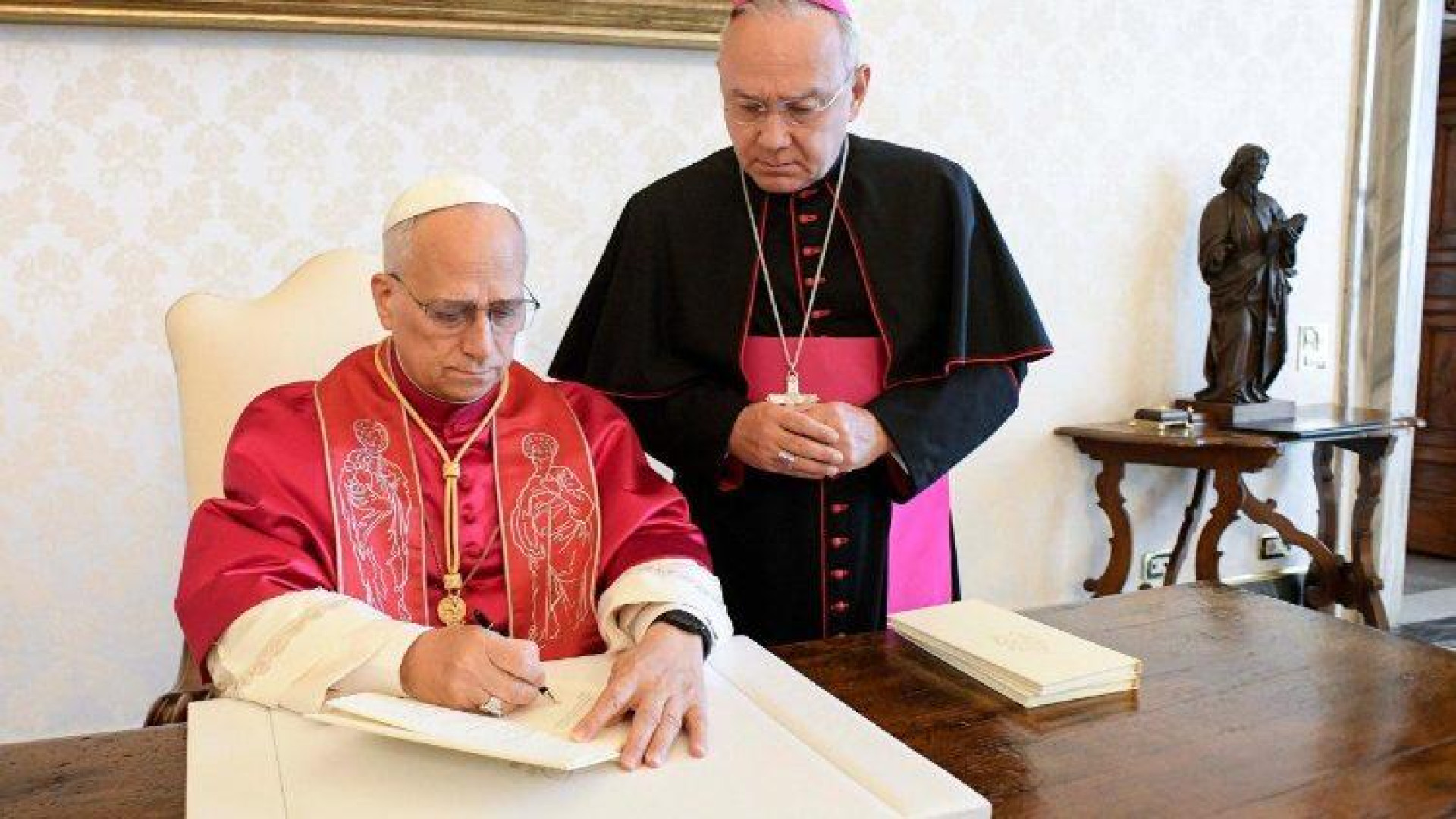 El Papa León XIV firma su primer gran documento: "Dilexit te" (Te he amado)