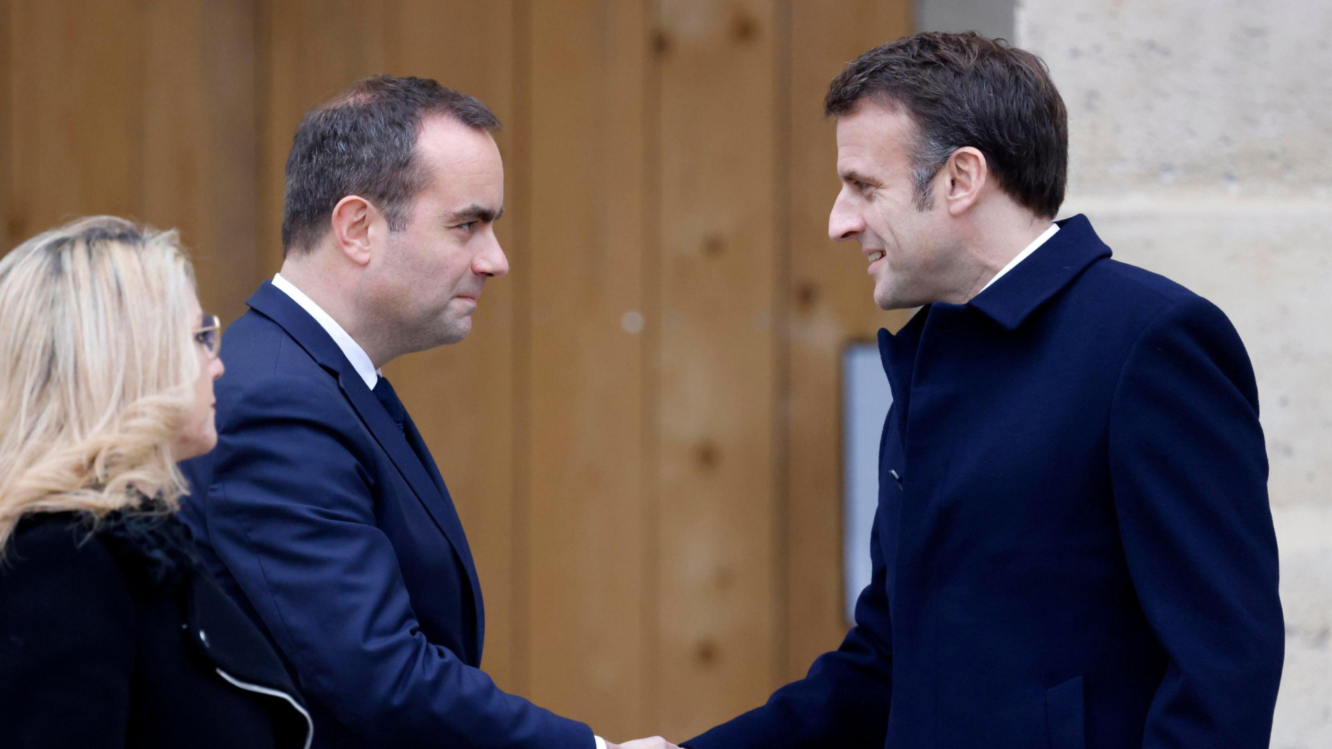 Macron reelige a Lecornu como primer ministro de Francia y aleja el adelanto electoral