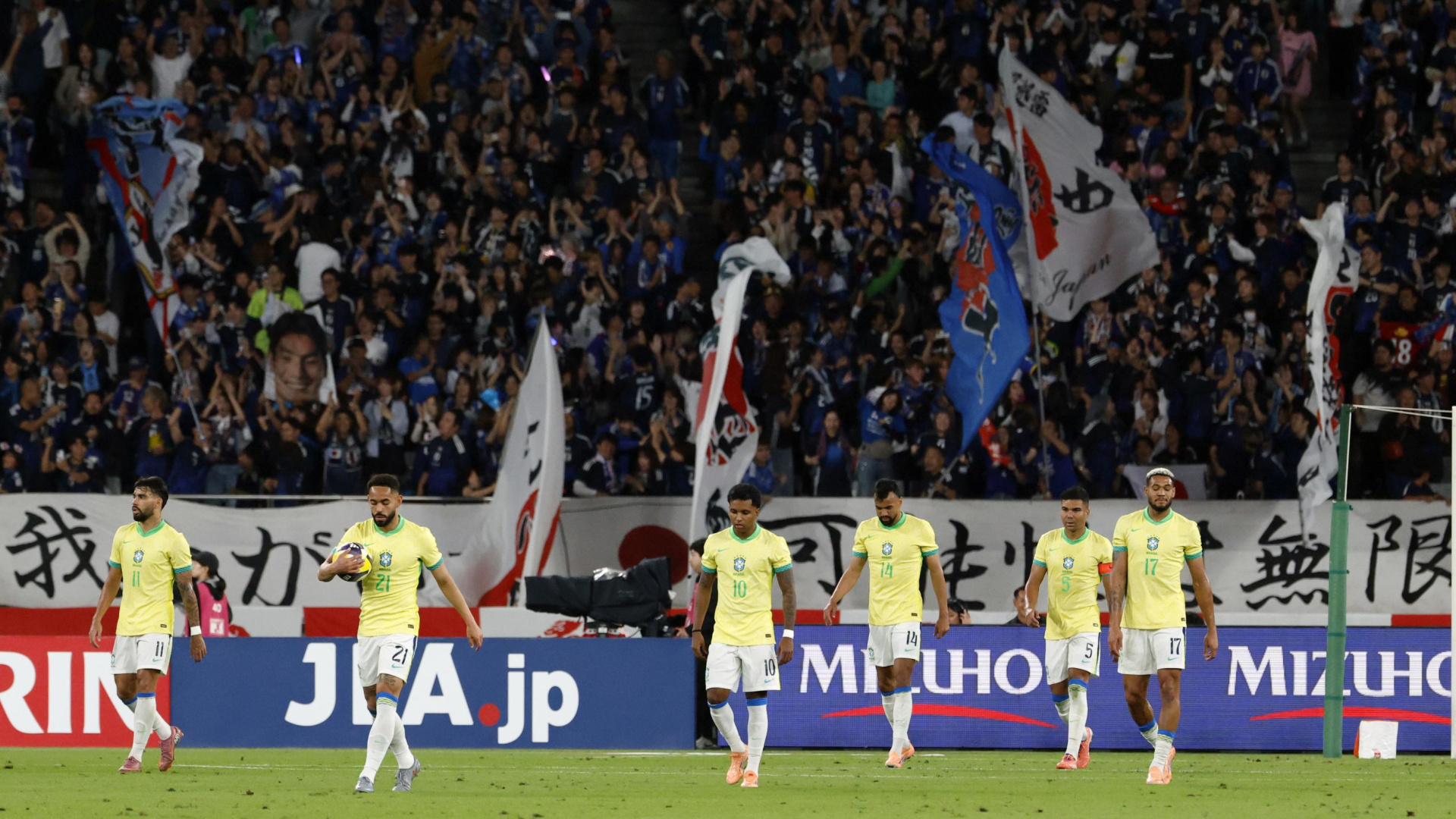 Japón remonta y hace historia al ganar a Brasil