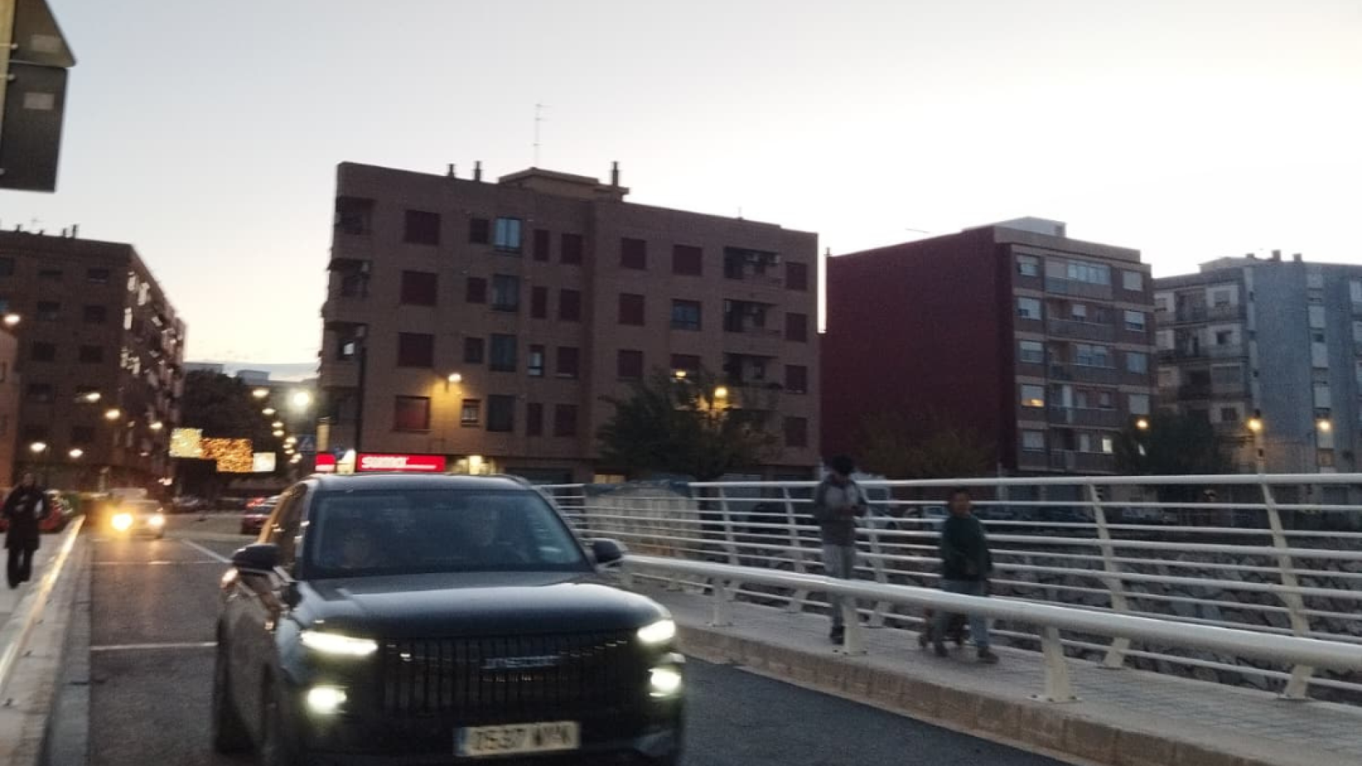 Paiporta reconecta sus dos orillas y recupera normalidad con la apertura del Puente Nuevo