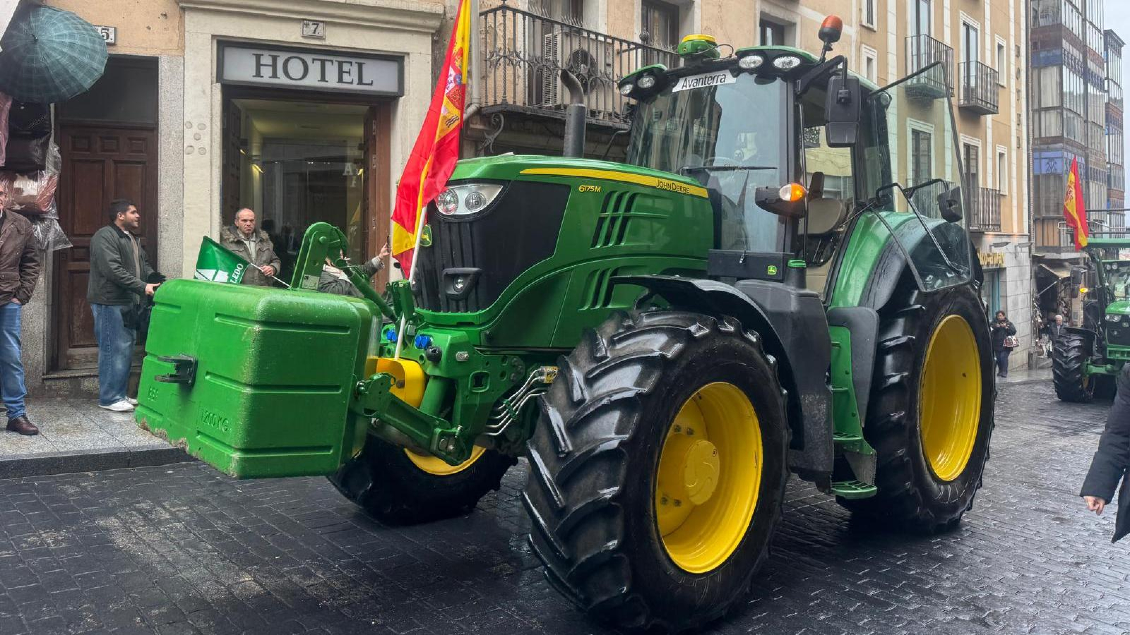 Cientos de tractores llegan a Madrid desde Guadalajara, Cuenca y Toledo para otra gran protesta del campo