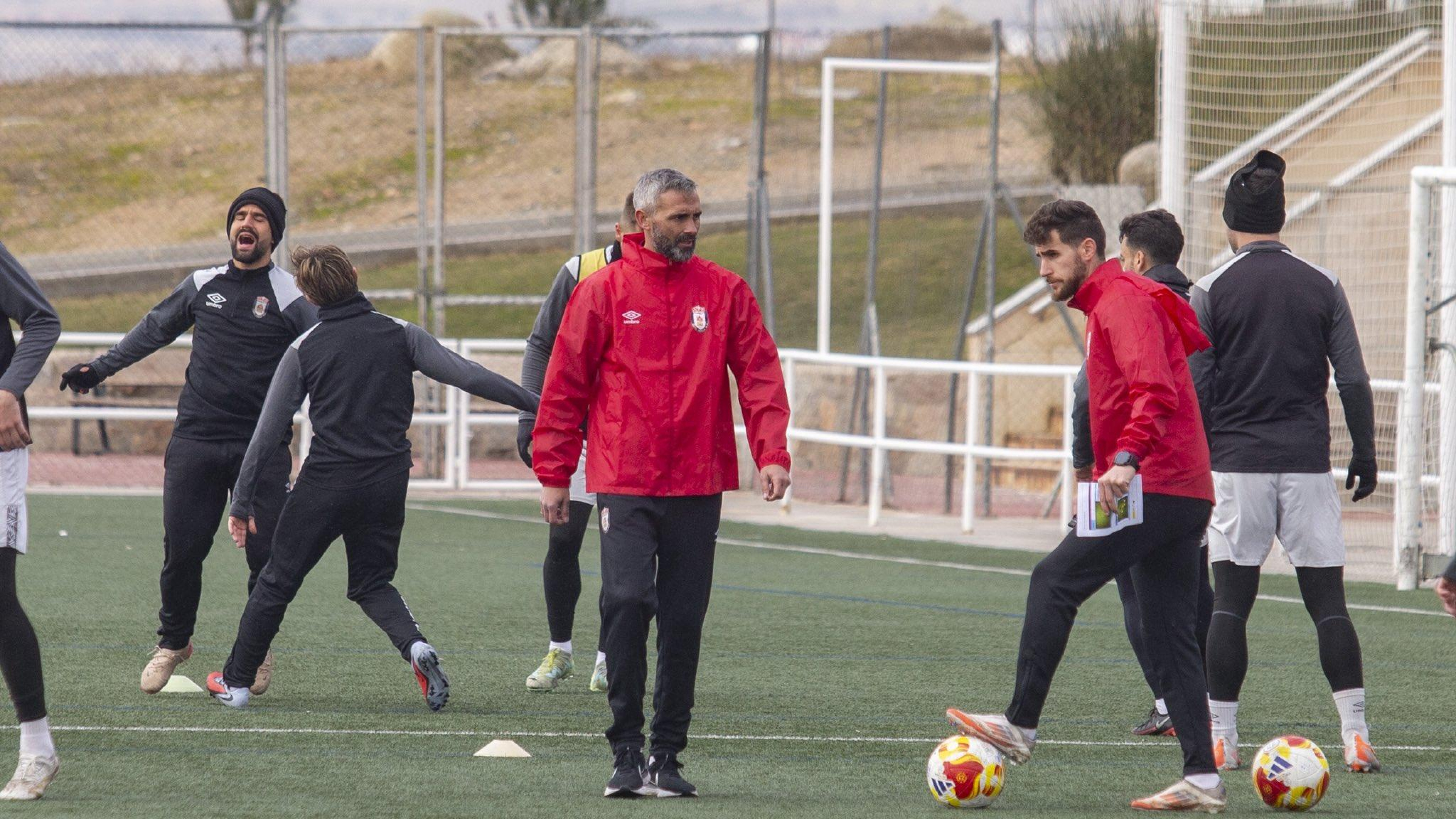 Aitor Martínez toma el mando del Real Ávila: "Mi objetivo es que sean mucho más regulares y fuertes mentalmente"