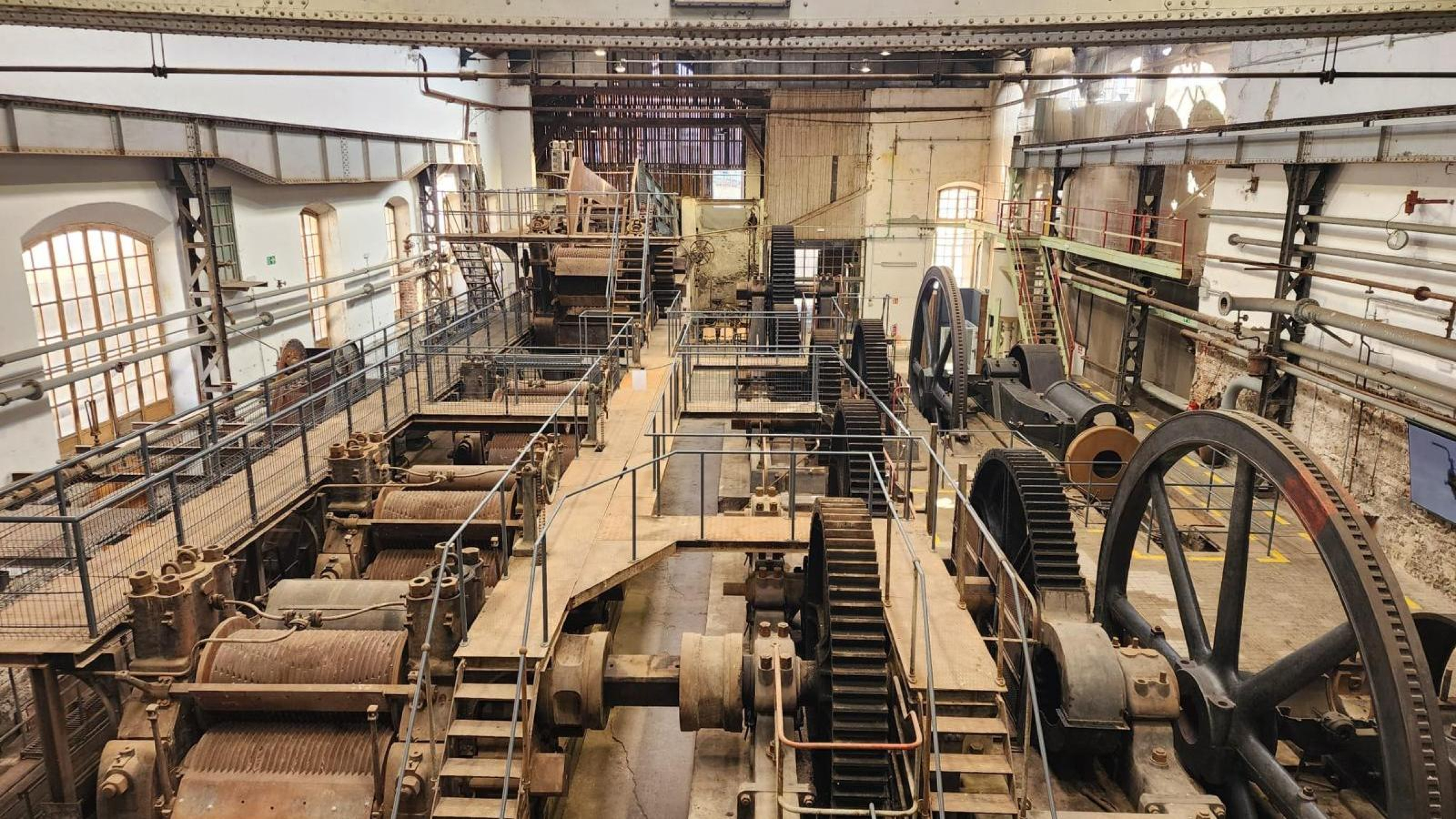 La Fábrica del Pilar de Motril revive su pasado azucarero gracias a la realidad aumentada