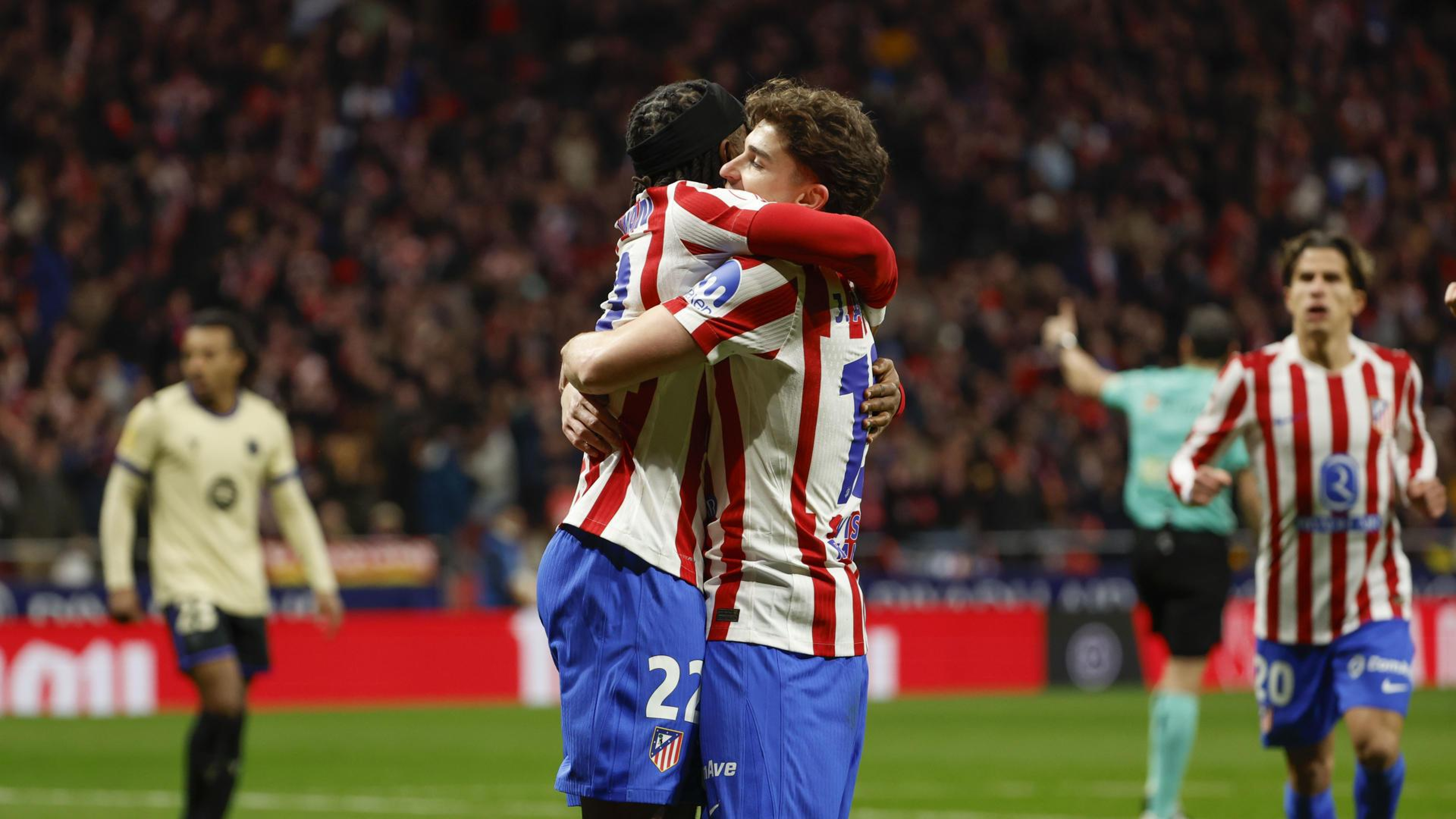 Un vendaval se lleva al Barça por delante