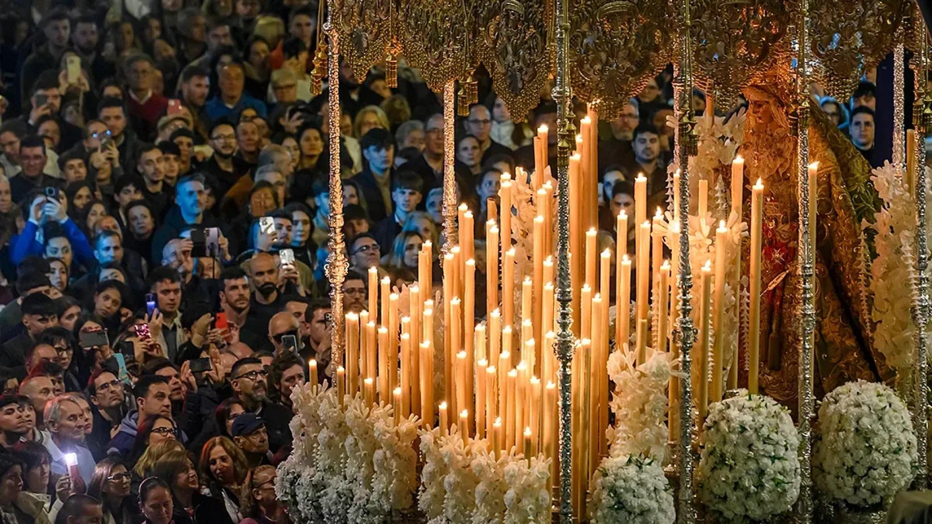 Sigue en directo 'La Madrugá' desde las calles de Sevilla: horarios, recorridos y dónde verla
