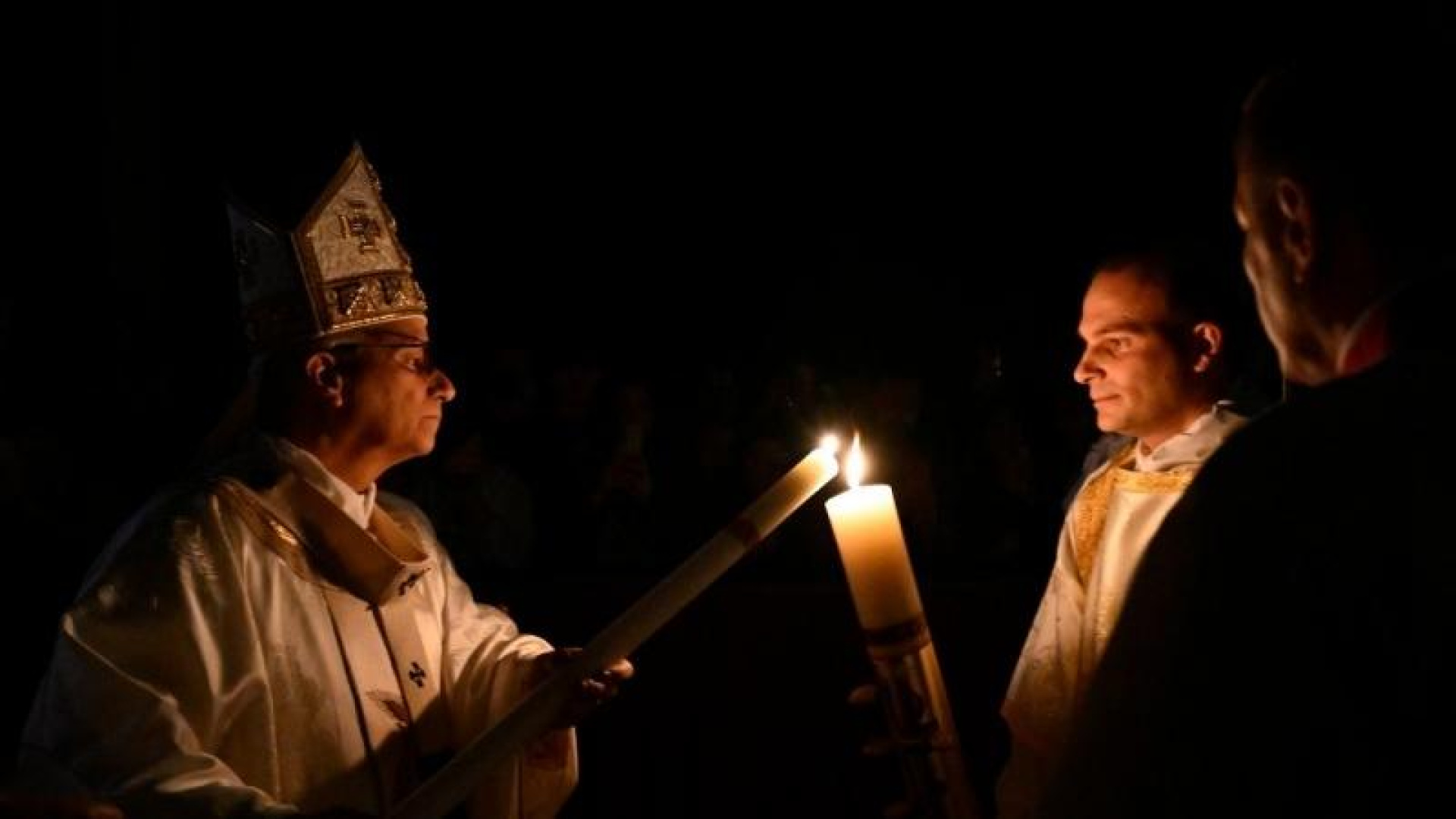 León XIV en su Primera Vigilia Pascual: 