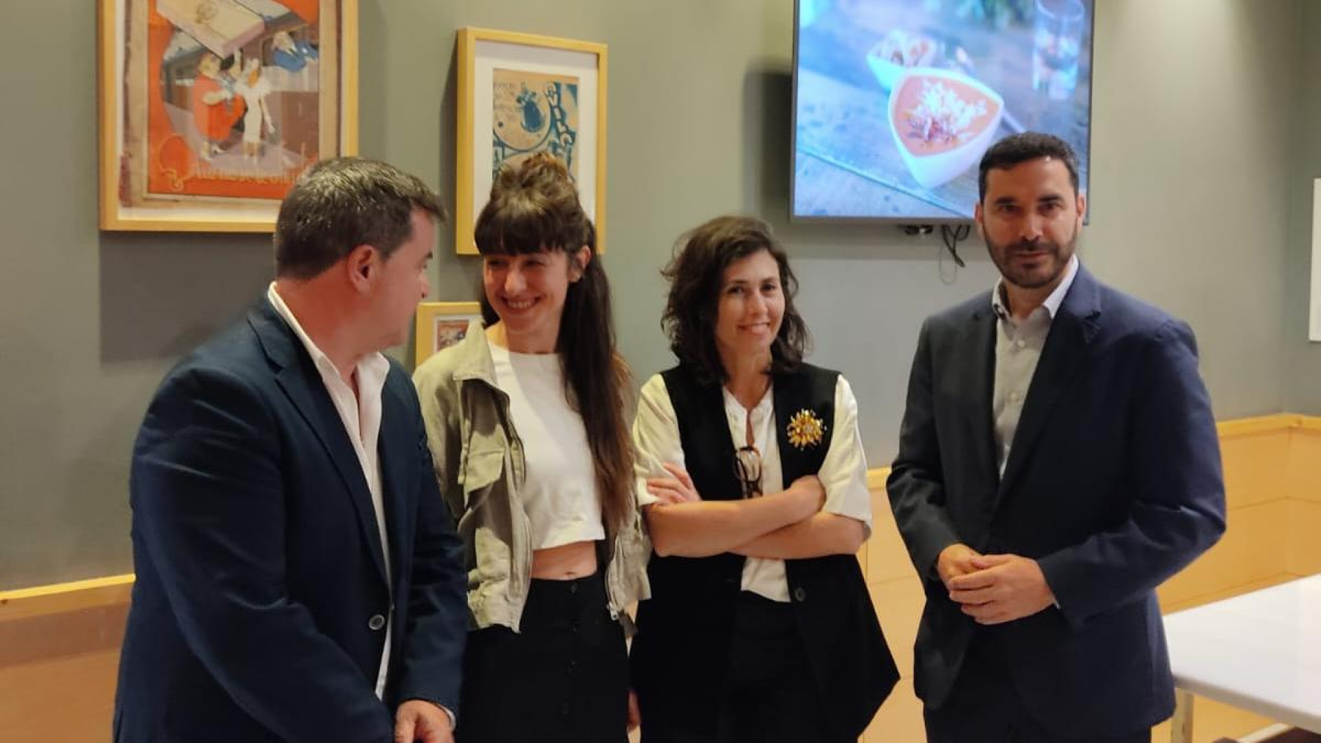 Santa Teresa Gourmet recupera las tertulias intelectuales de Ávila con el proyecto 'Mesa Abierta'
