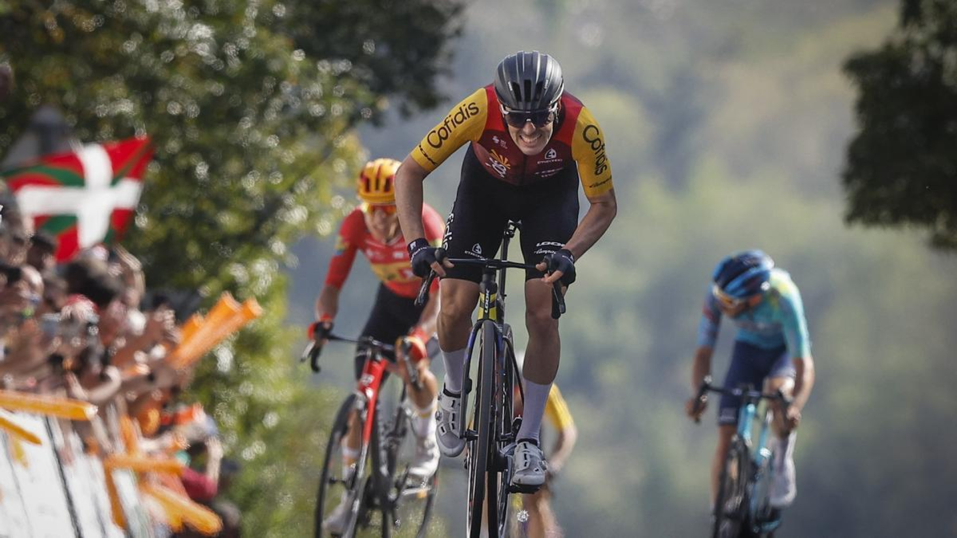 Las etapas de Arrate y Arrasate deciden una Itzulia marcada por un desgaste terrible