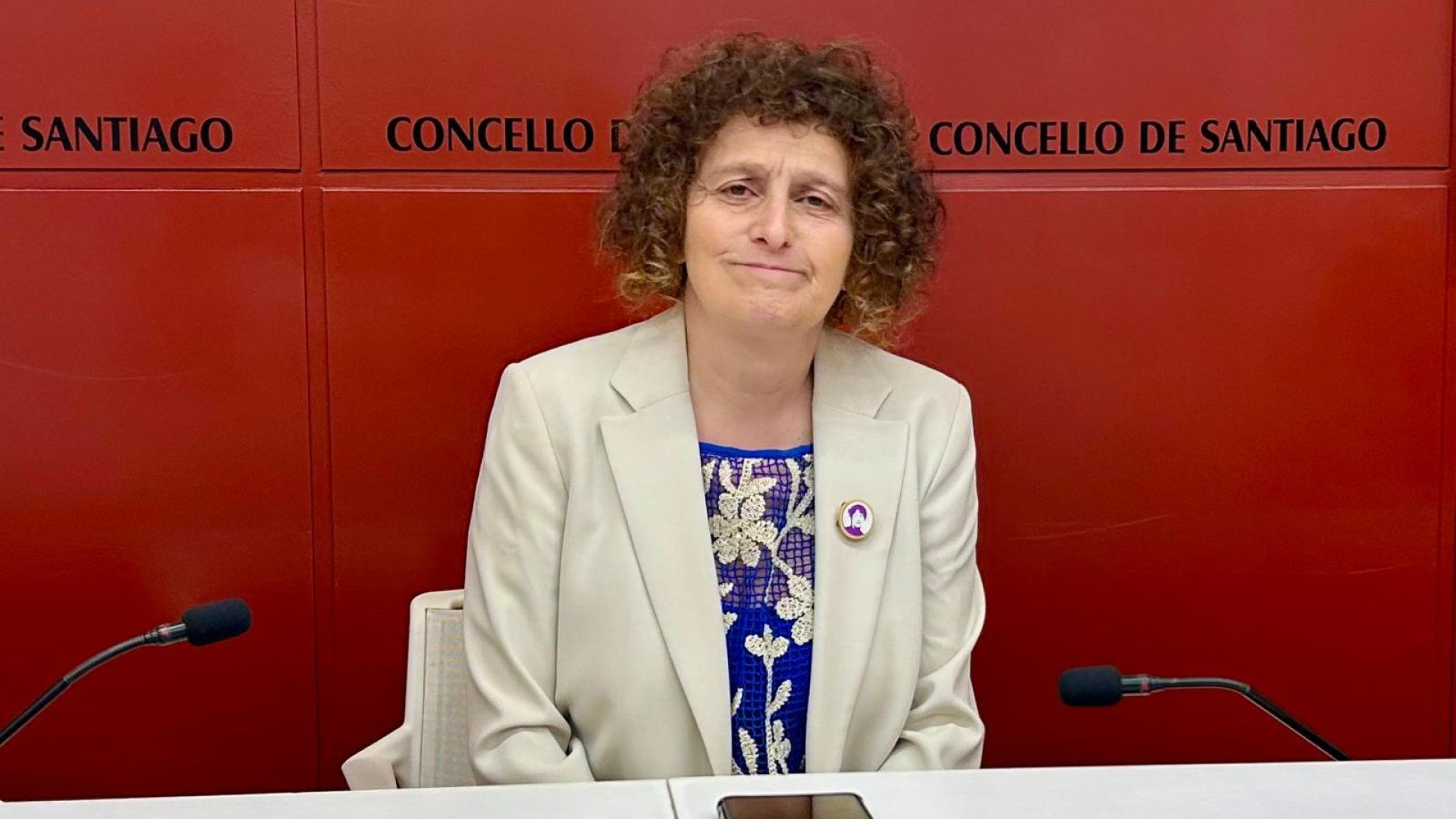 La explicación de la alcaldesa de Santiago de por qué paga una pantalla gigante para ver al Obradoiro y no a la selección de España: 