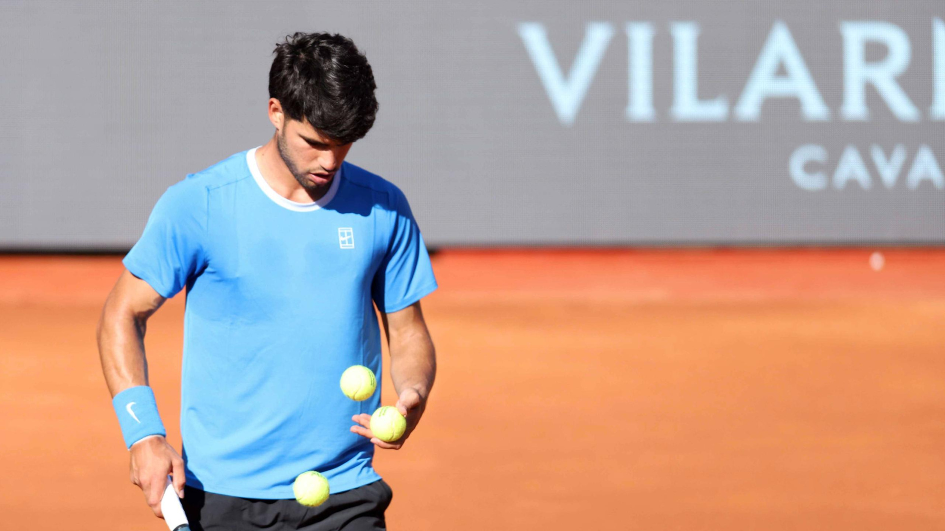 Carlos Alcaraz se retira del Godó por sus problemas en la muñeca