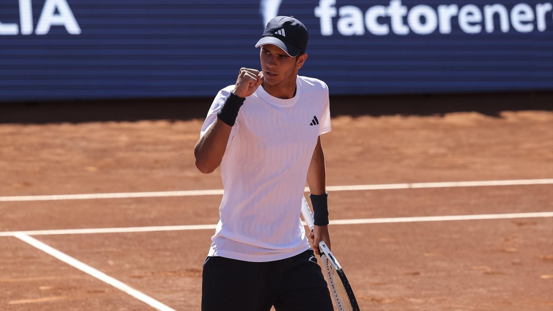 Jódar continúa con la flecha para arriba y arrasa a Norrie