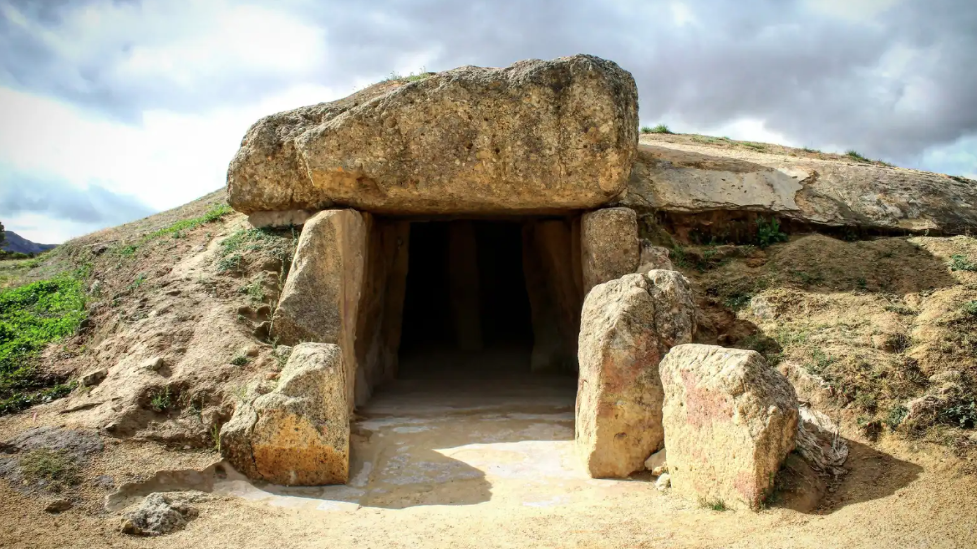 Los Dólmenes de Antequera, el mejor y más grande ejemplo de megalitismo del mundo