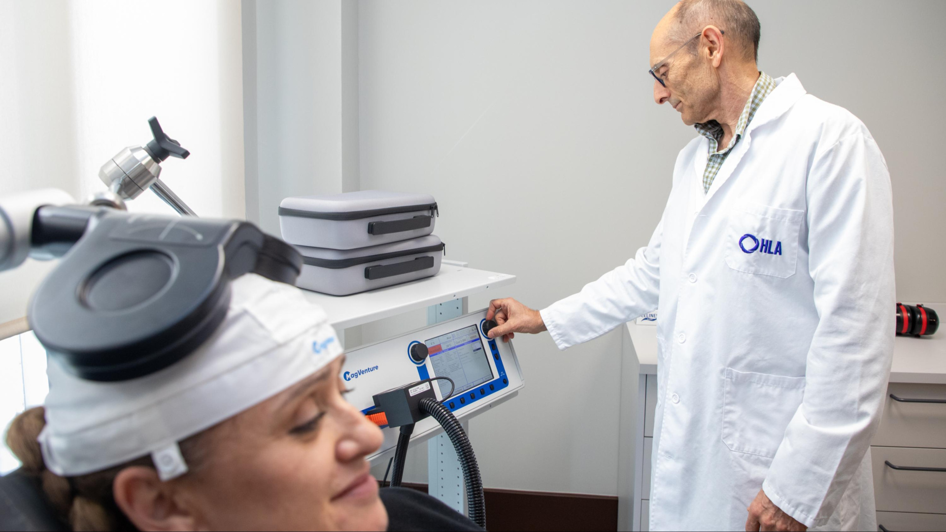 HLA Vistahermosa incorpora una innovadora terapia cerebral no invasiva para salud mental y neurología