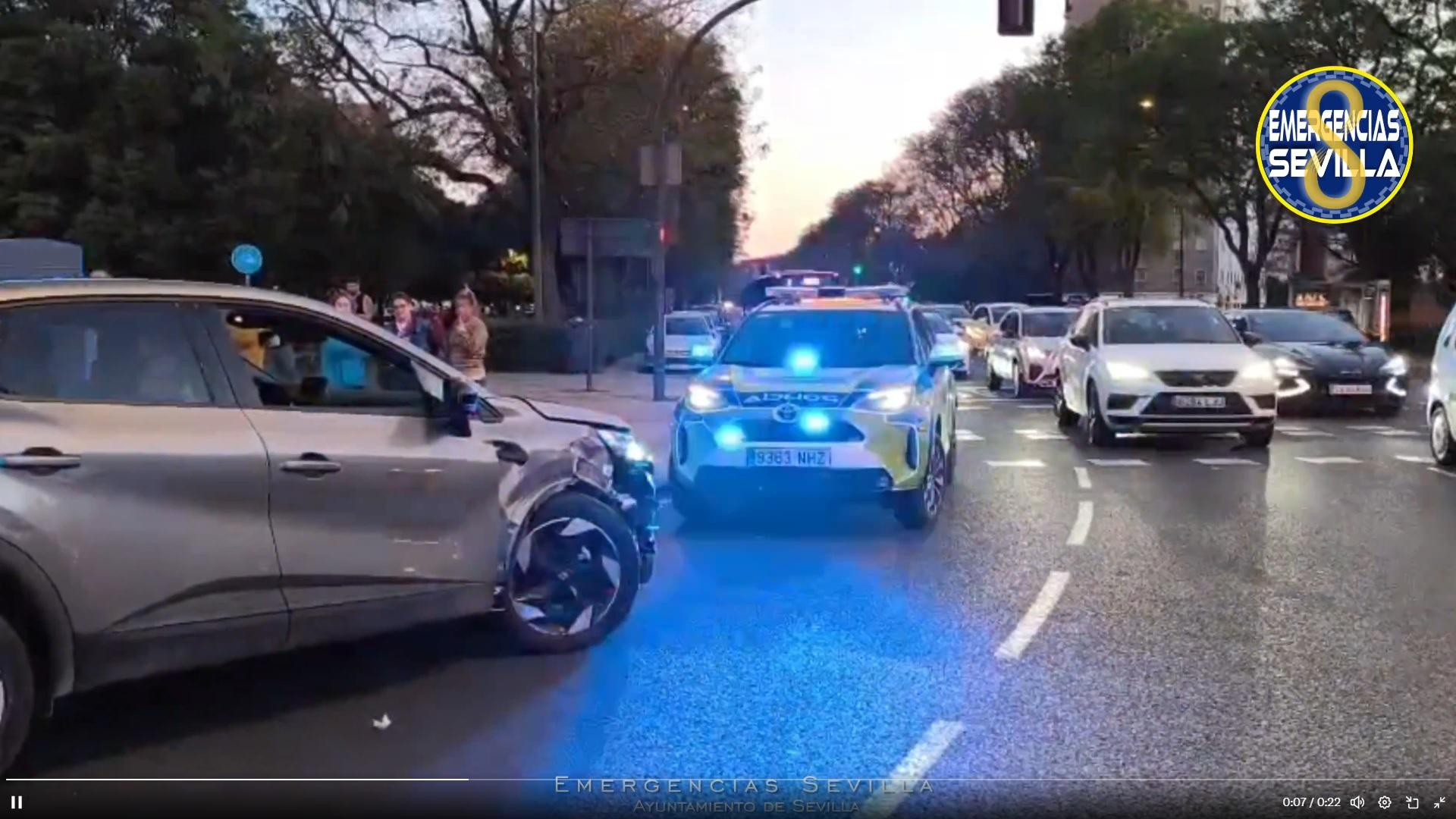 Nueve heridos, cuatro policías, en una persecución a un conductor sin carnet en Sevilla