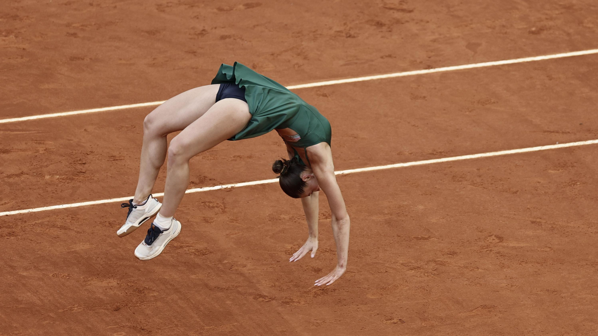 La ucraniana Kostyuk se corona en Madrid y sin saludo con la rusa Andreeva