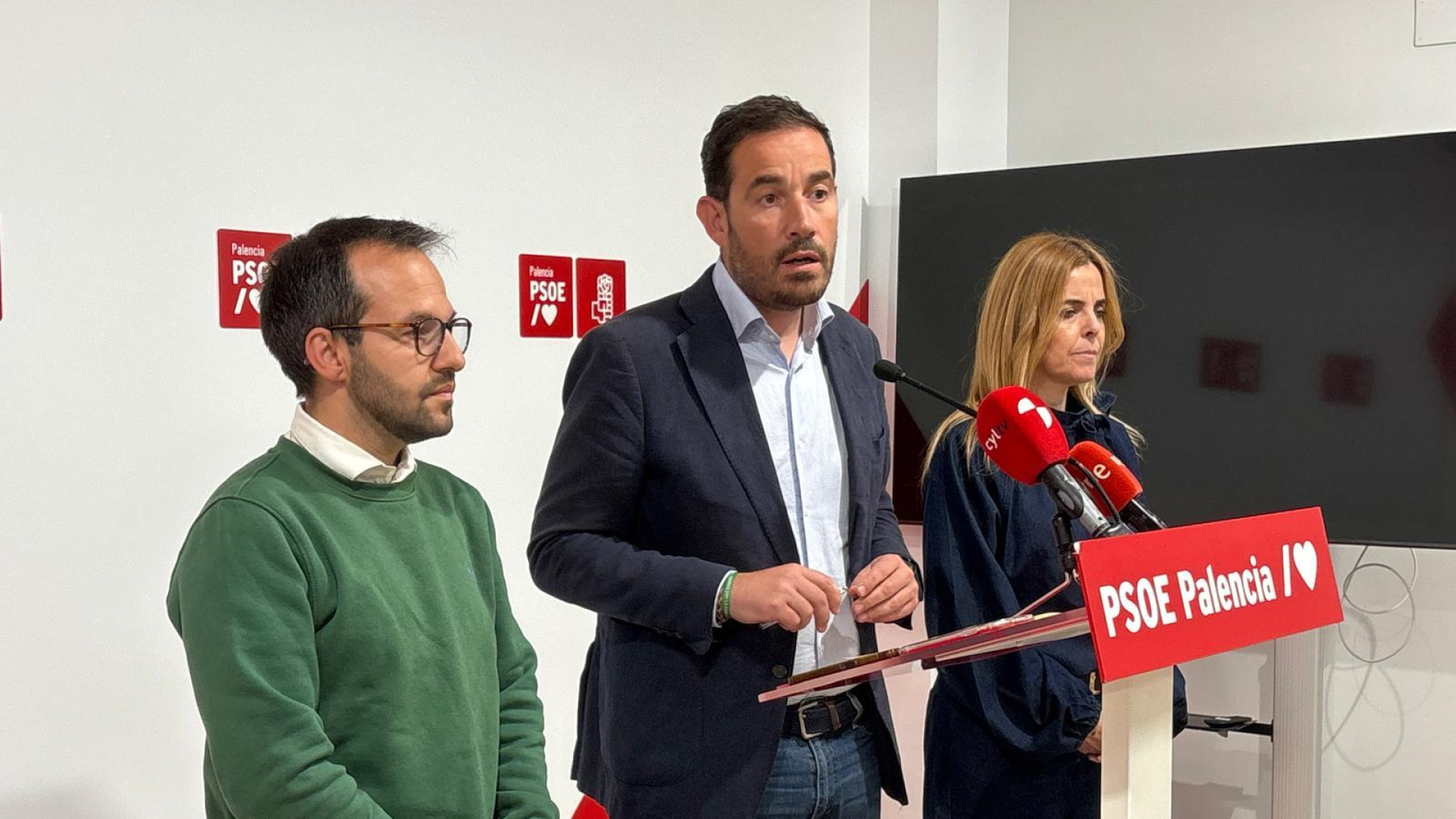 El PSOE denuncia la parálisis de la Junta y el 