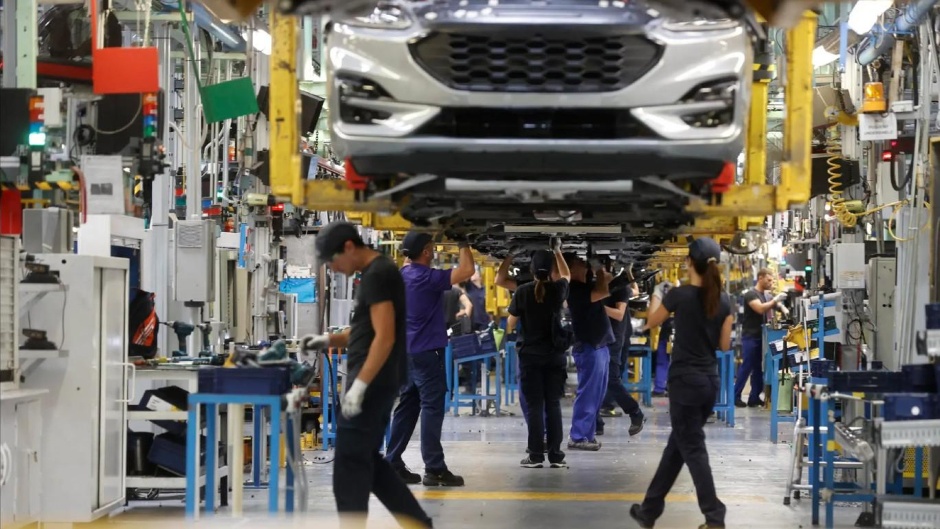 Geely desembarca en Ford Almussafes: fabricará un coche propio y otro para Ford en Valencia