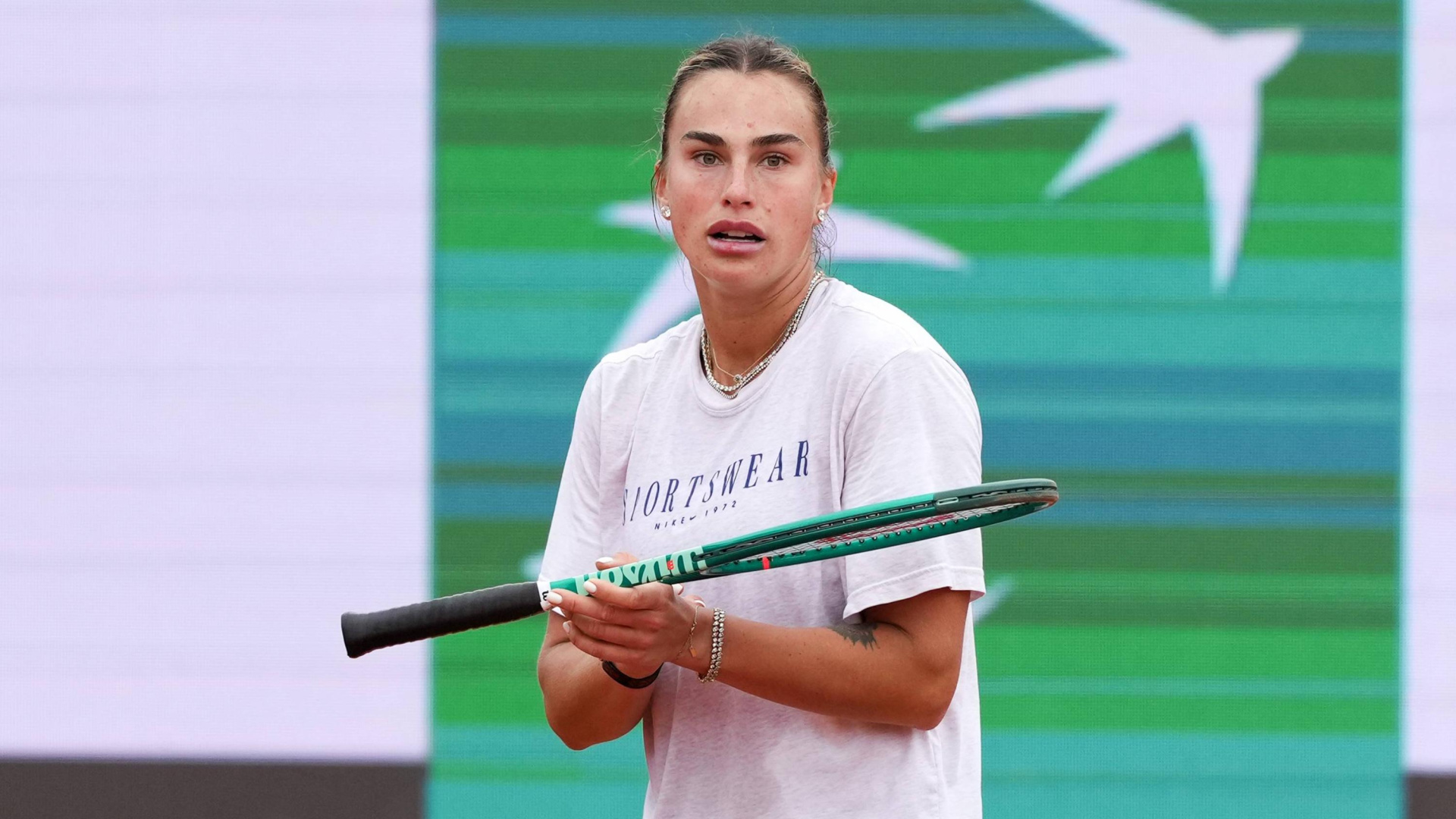 Aryna Sabalenka amenaza con un 