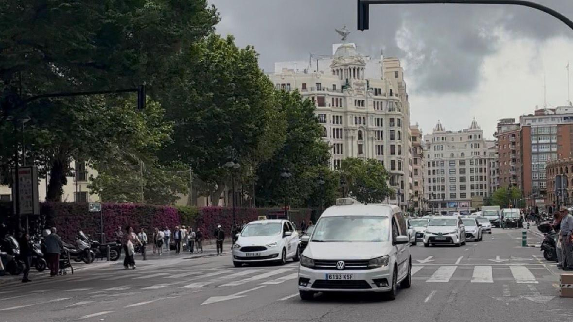 Continúan las protestas del taxi en Valencia: 