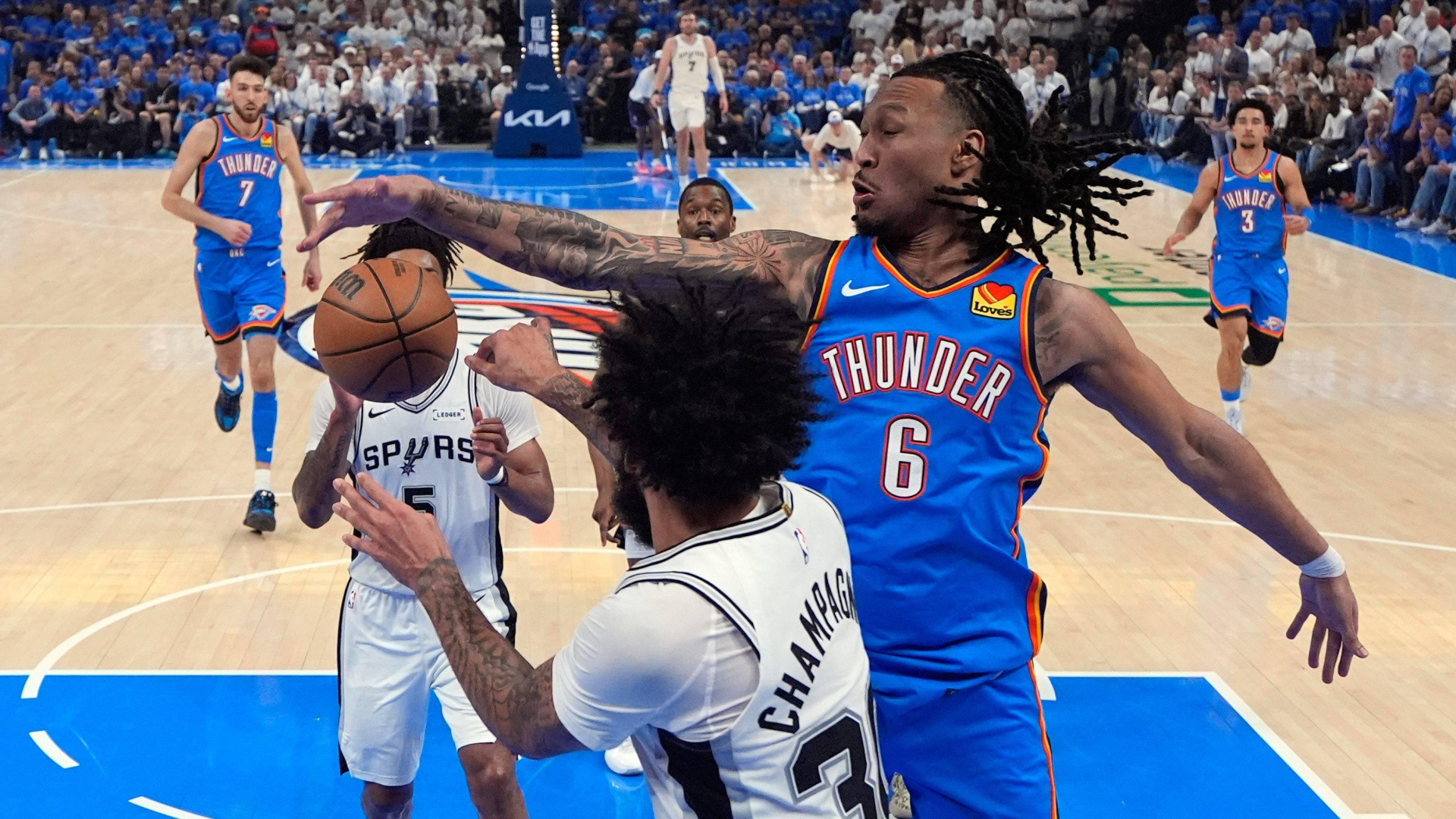 Los Thunder devuelven el golpe con Shai en versión MVP