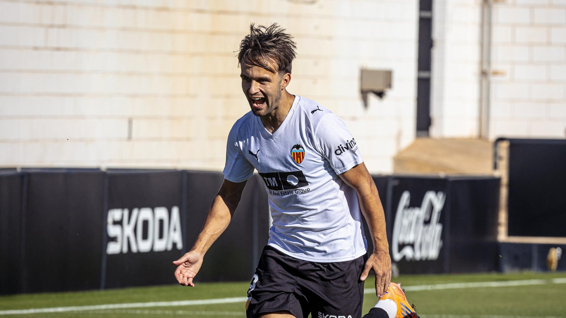 Acuerdo total: Mario Domínguez renueva con el Valencia CF