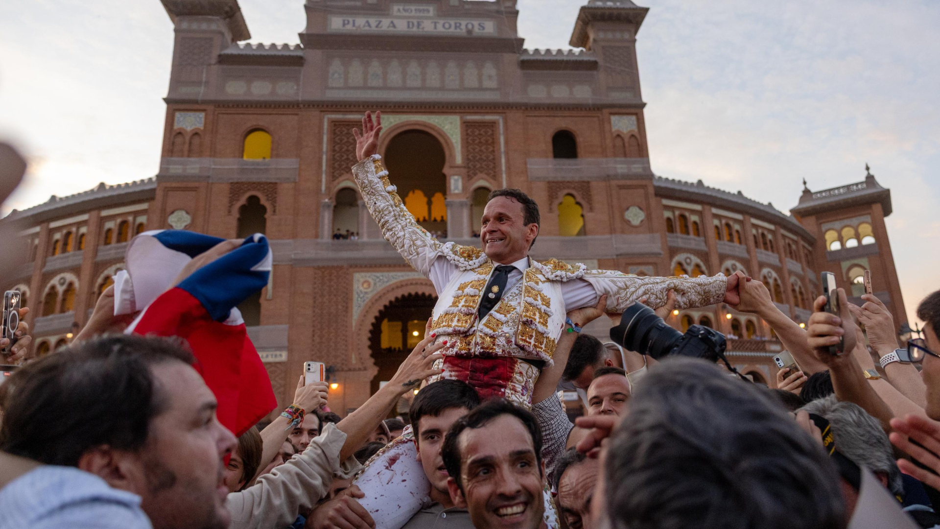 Triunfo inclasificable de Antonio Ferrera en Las Ventas
