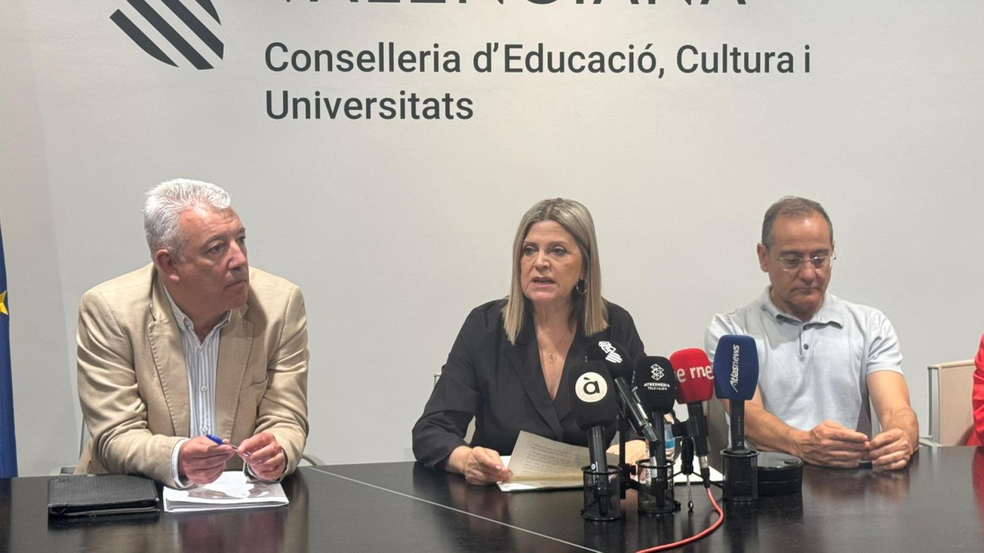 Educación eleva el tono con los sindicatos: 
