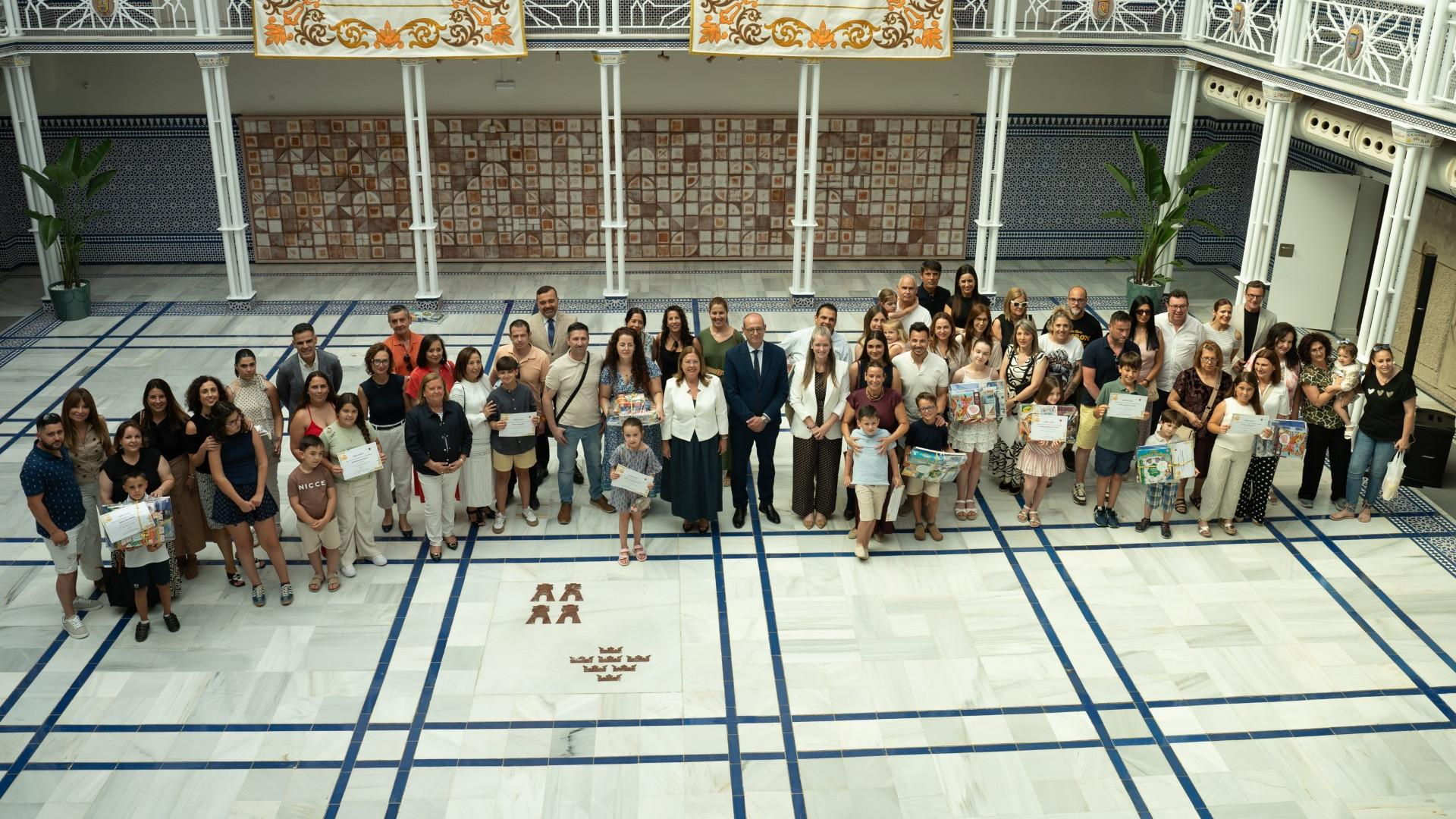 El talento más joven dibuja su Región y convierte sus rincon