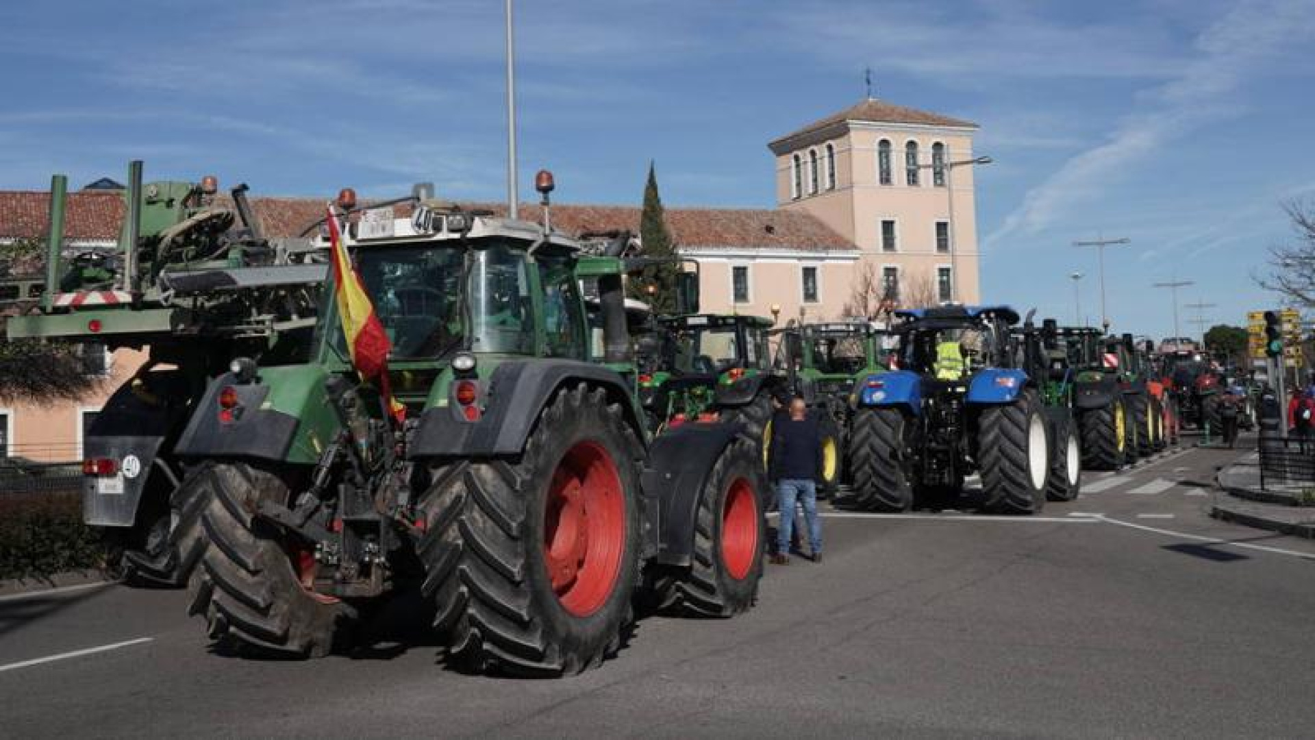El sector agrario convoca una gran tractorada en Madrid el 28 de octubre ante los graves problemas que sufre