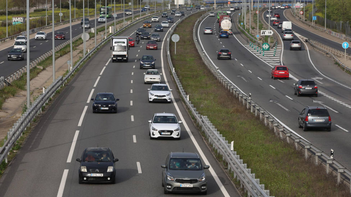 Tarde caótica en las carreteras de Bizkaia: retenciones kilométricas en la BI-30 y la A-8