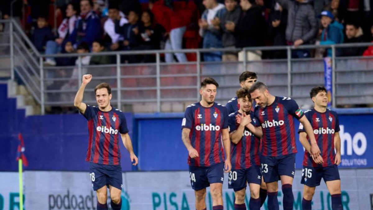 El Eibar se asienta en los puestos de ascenso directo y se acerca al ...