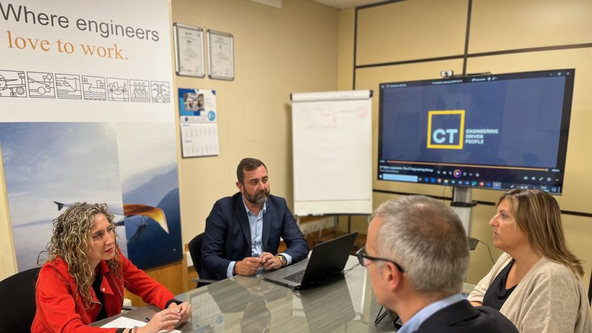 la-delegada-territorial-de-la-xunta-en-ferrol-visit-la-empresa-ct