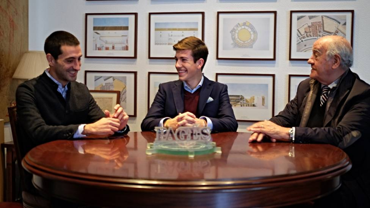 Ramón Valencia, padre e hijo, apoderarán al novillero sevillano Javier ...