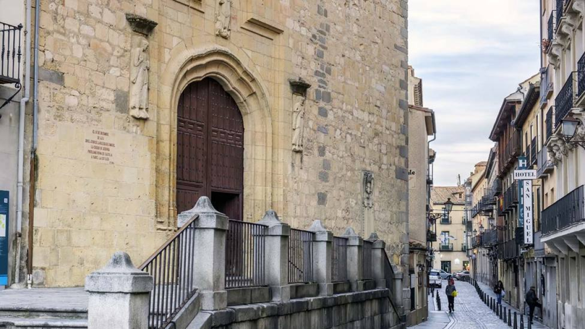 Foto de Iglesia de San Miguel Arcángel en La Lastrilla, Segovia