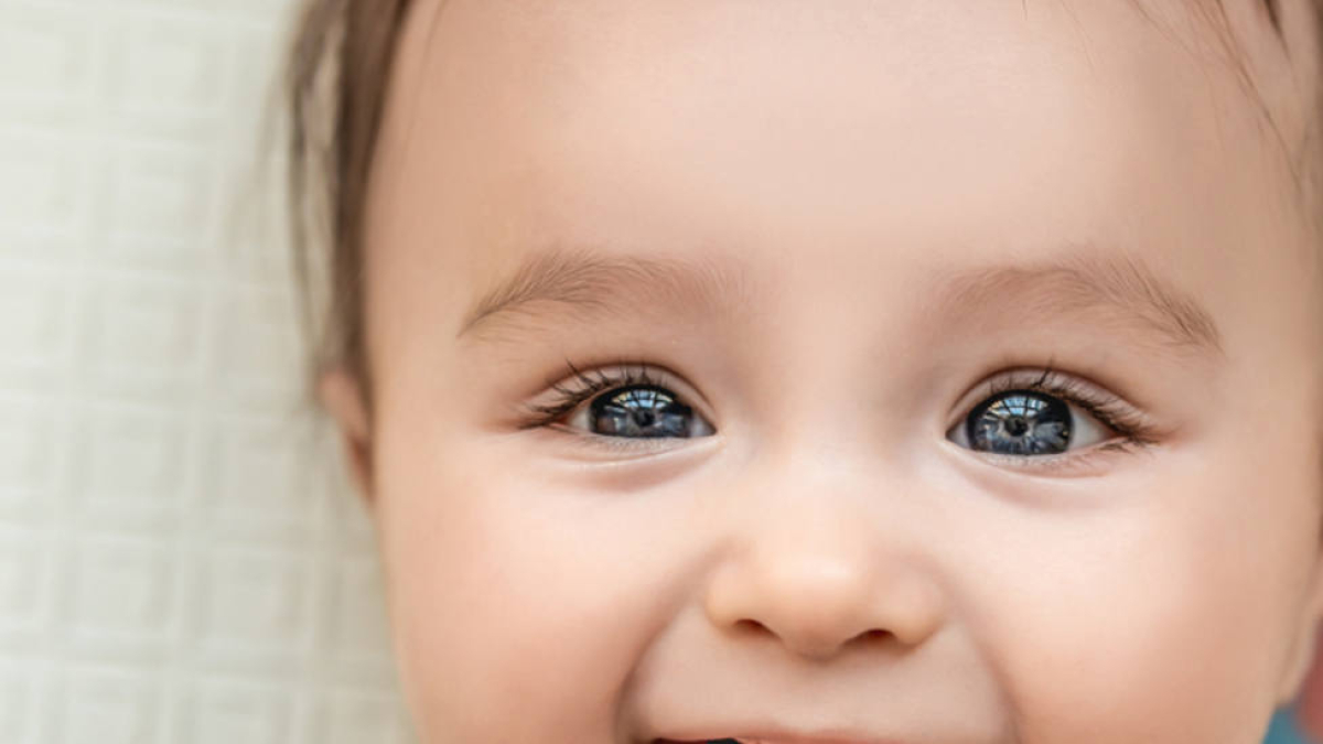 La razón por la que un bebé nace con los ojos de un color diferente al ...