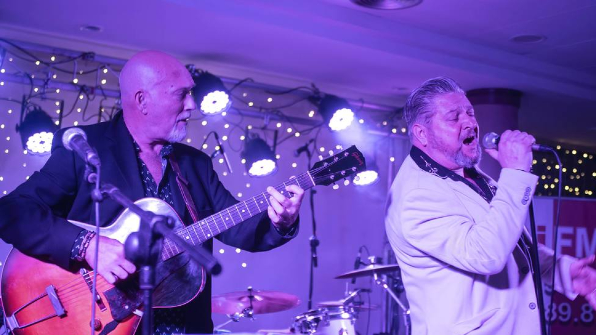 Almería revive el espíritu de los Beatles con un concierto mágico en el