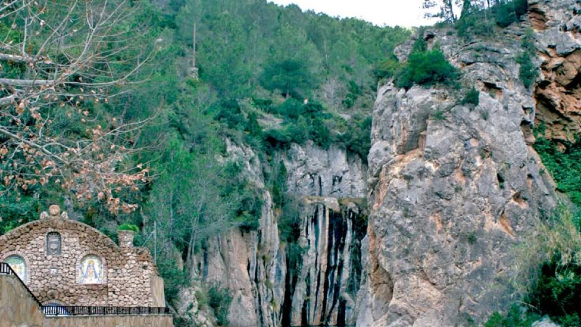 Montanejos controlará el aforo de la fuente de baños