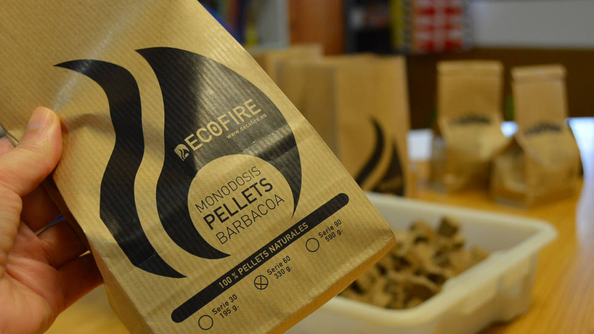 Asprona bierzo colabora con el innovador proyecto de barbacoas de pellets de la empresa berciana decofire
