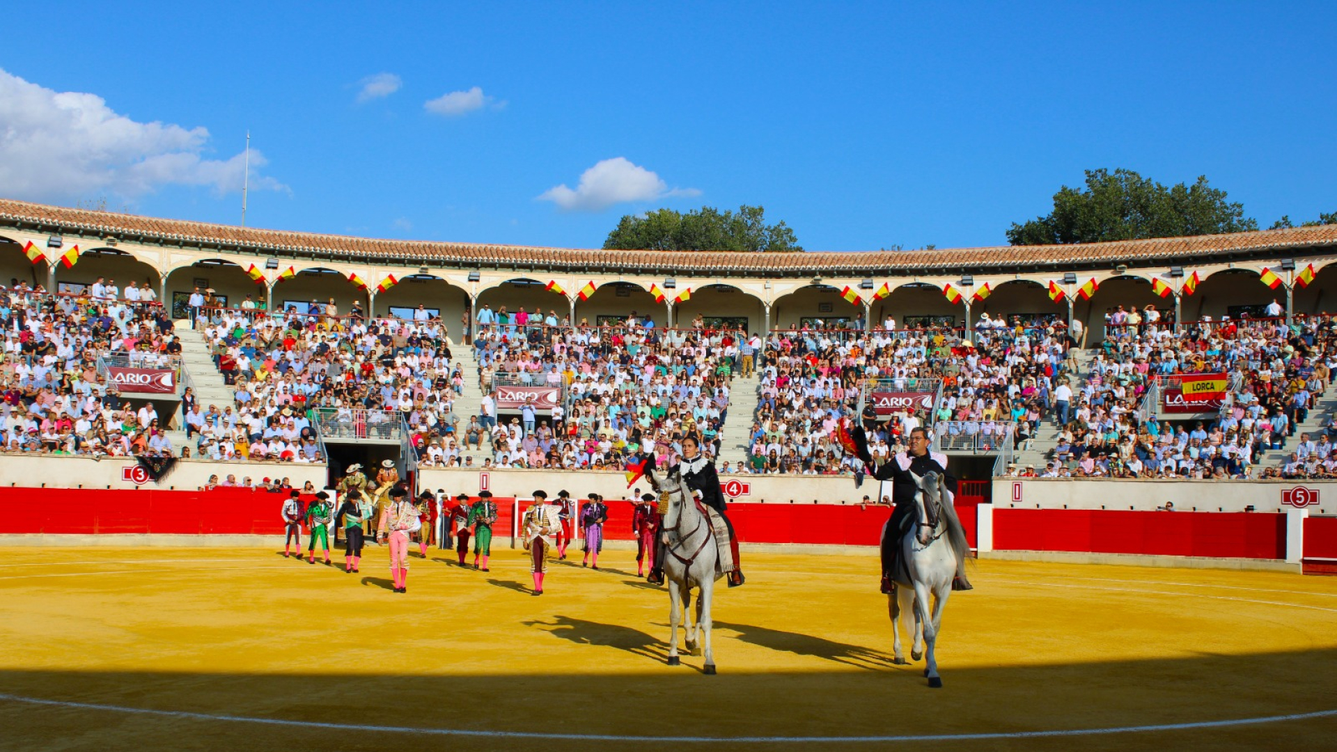 Lorca se viste de gala para la corrida del Día de 