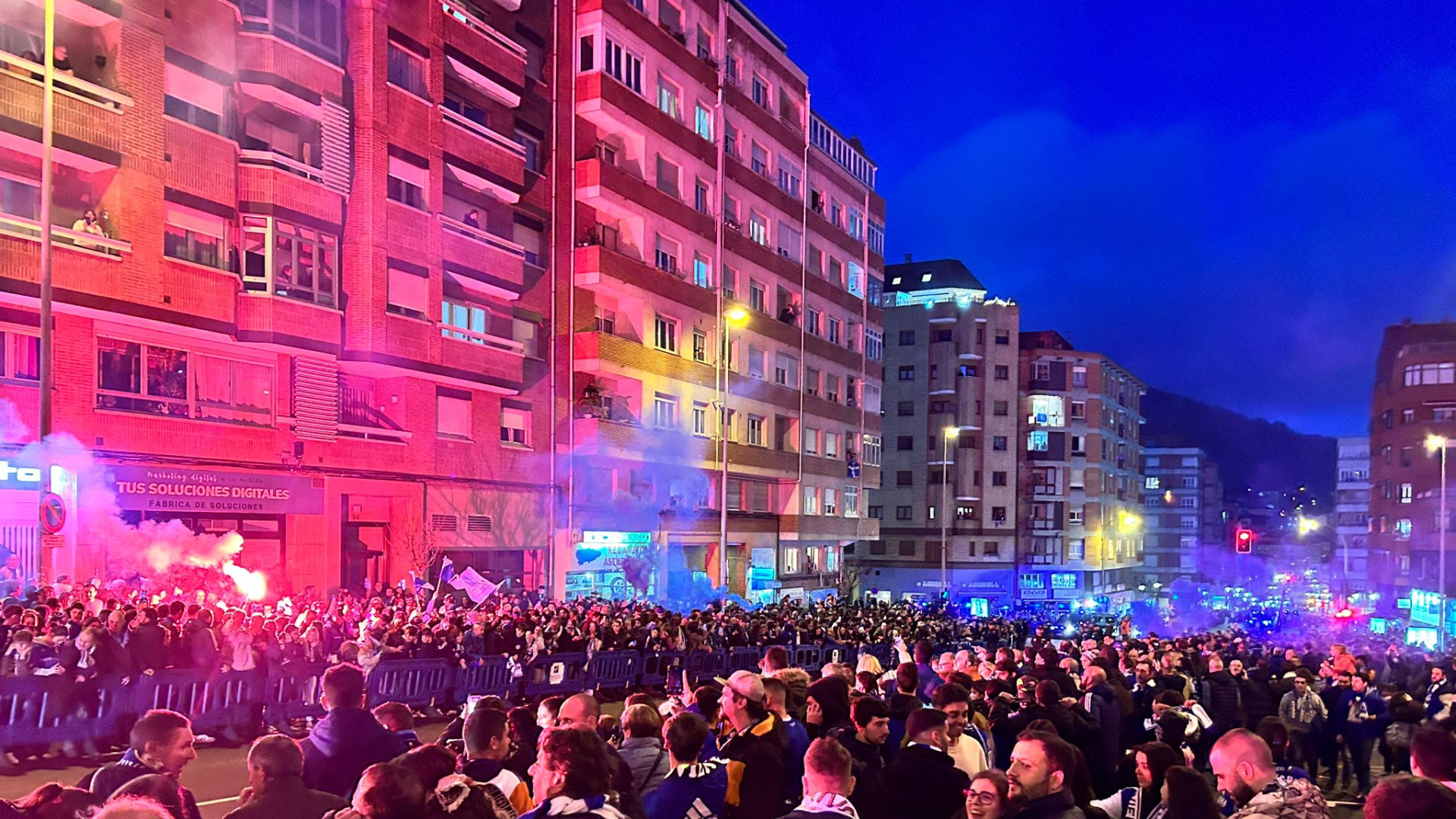 Todo lo que rodeó el lío a la llegada al campo en el derbi asturiano ...