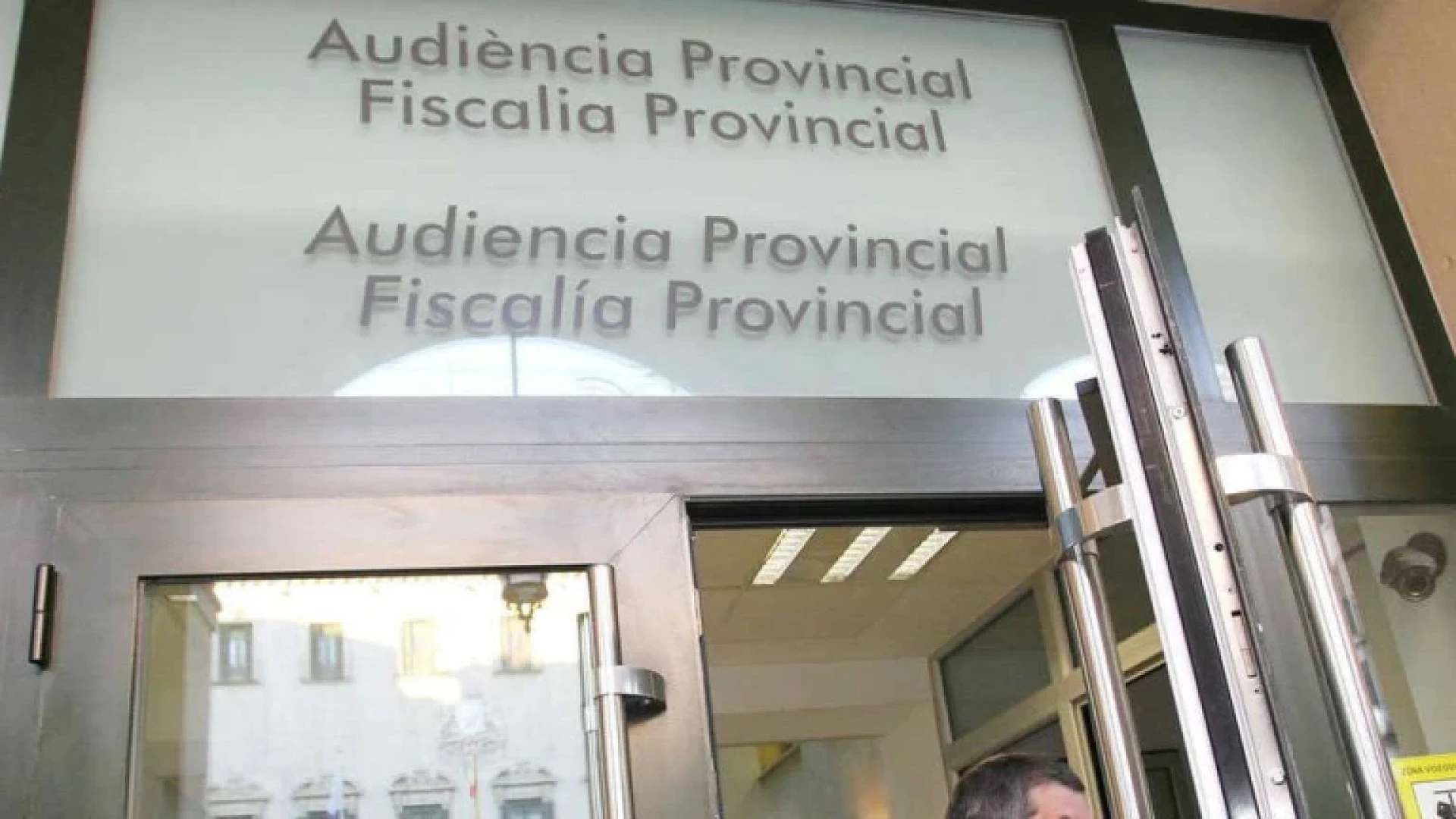 Condenan a un padre a cuatro años de cárcel por abusar de su hija de 14 años tras sedarla en Pinoso