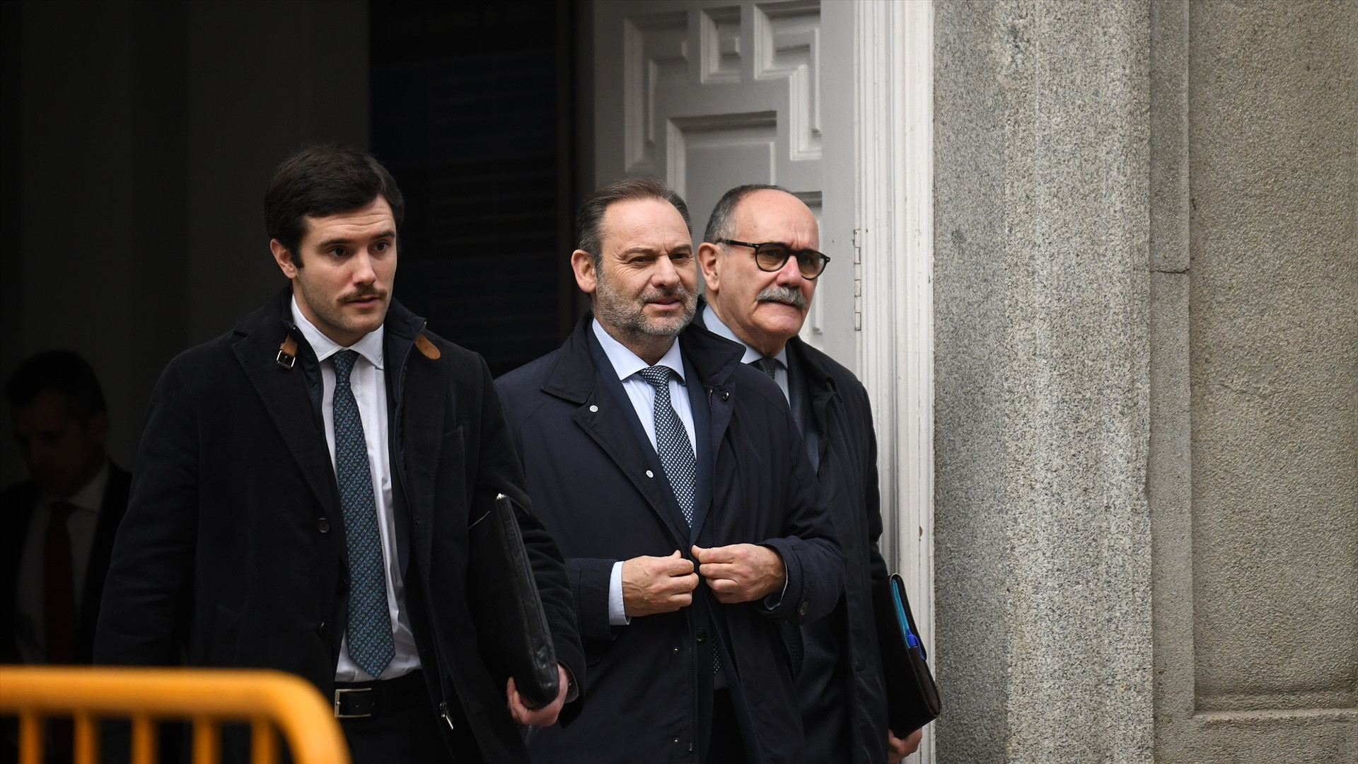 El juez rechaza la renuncia de Ábalos a su abogado por fraude de ley y mantiene su citación