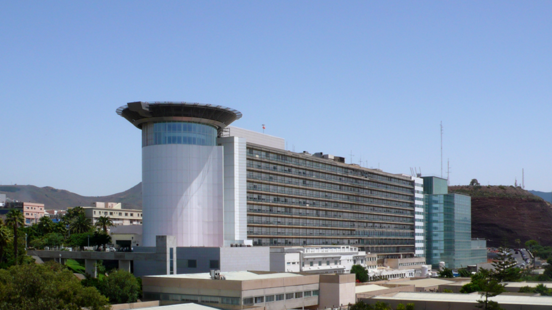 Médicos MIR denuncian su situación en el HUC: "Nos forman ad