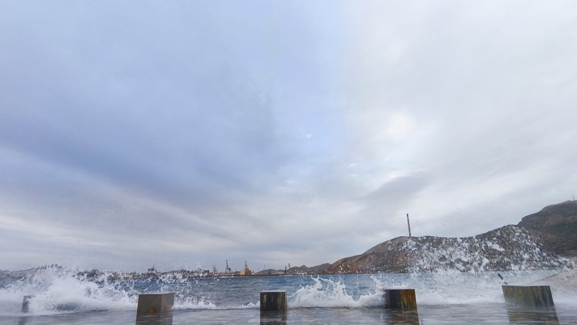 Del calor extremo al fuerte viento en la costa: así cambia el tiempo en Cartagena
